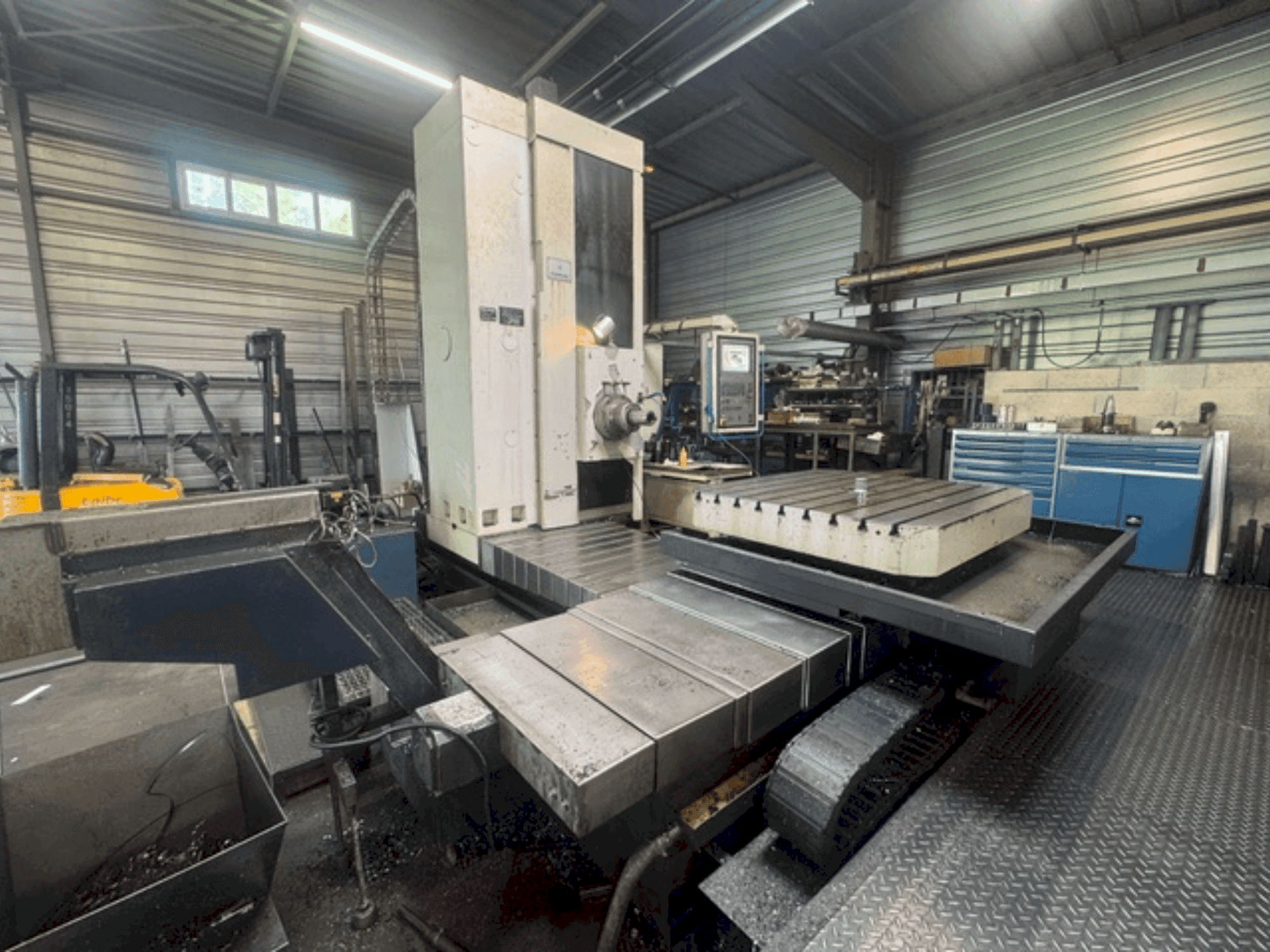 Frontansicht der SMCTL PCB110 Maschine