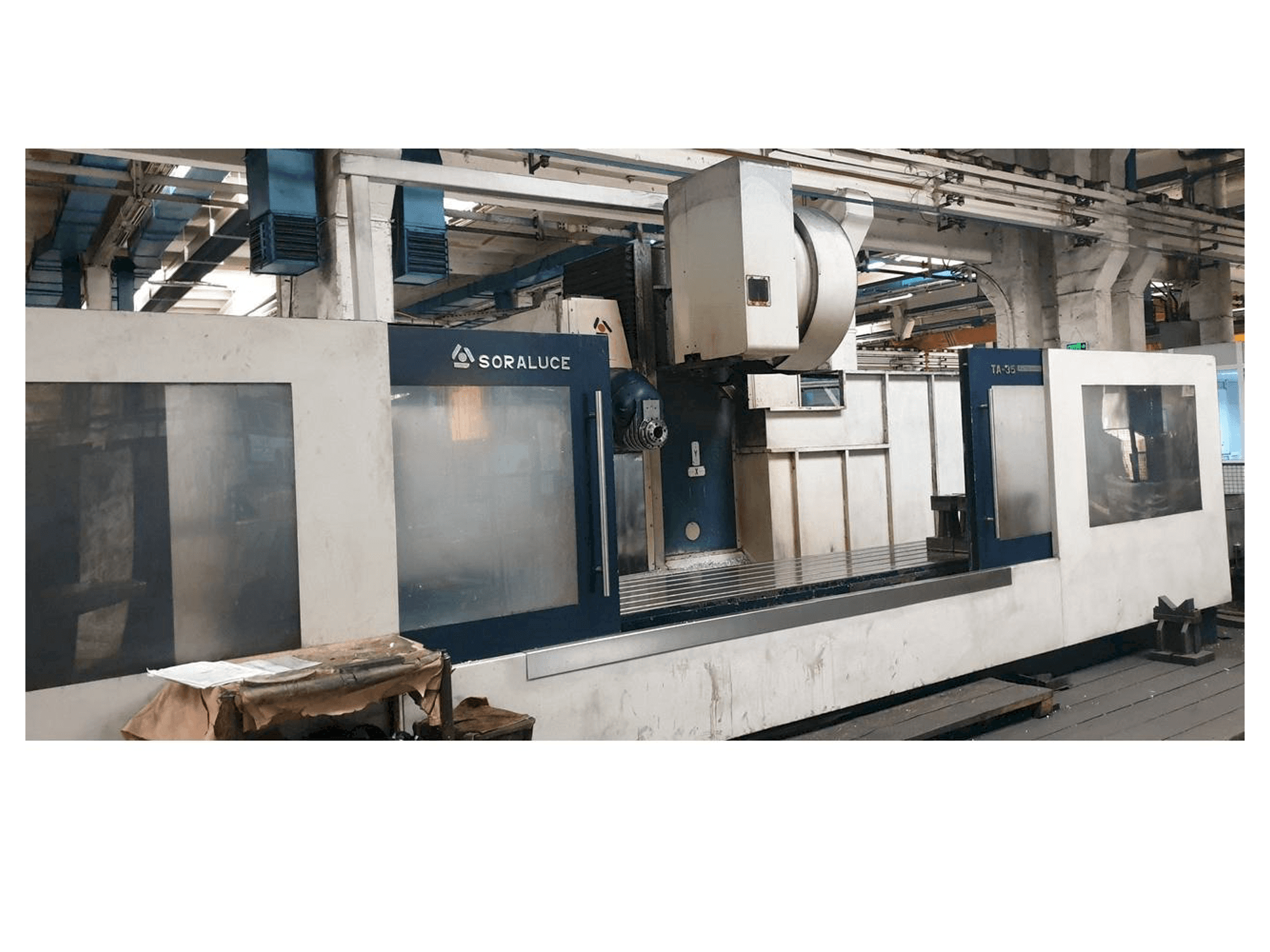 Frontansicht der Soraluce TA 35 Maschine