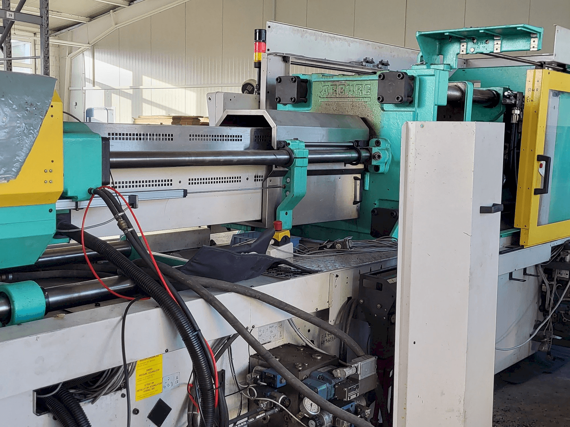 Linke Ansicht der Arburg Allrounder Centex 570C2200-1300 Maschine