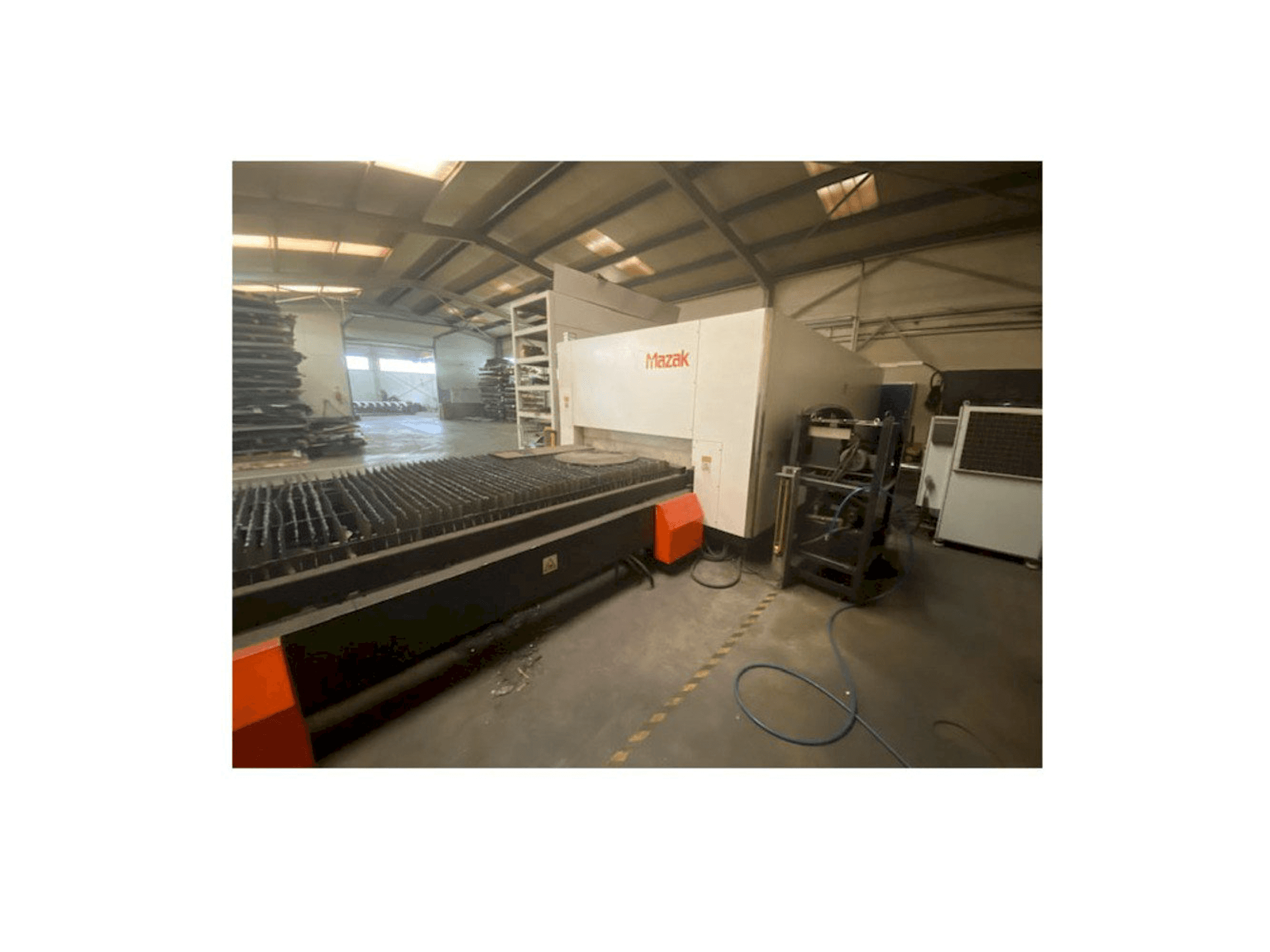 Frontansicht der Mazak Optiplex Nexus 3015 Maschine