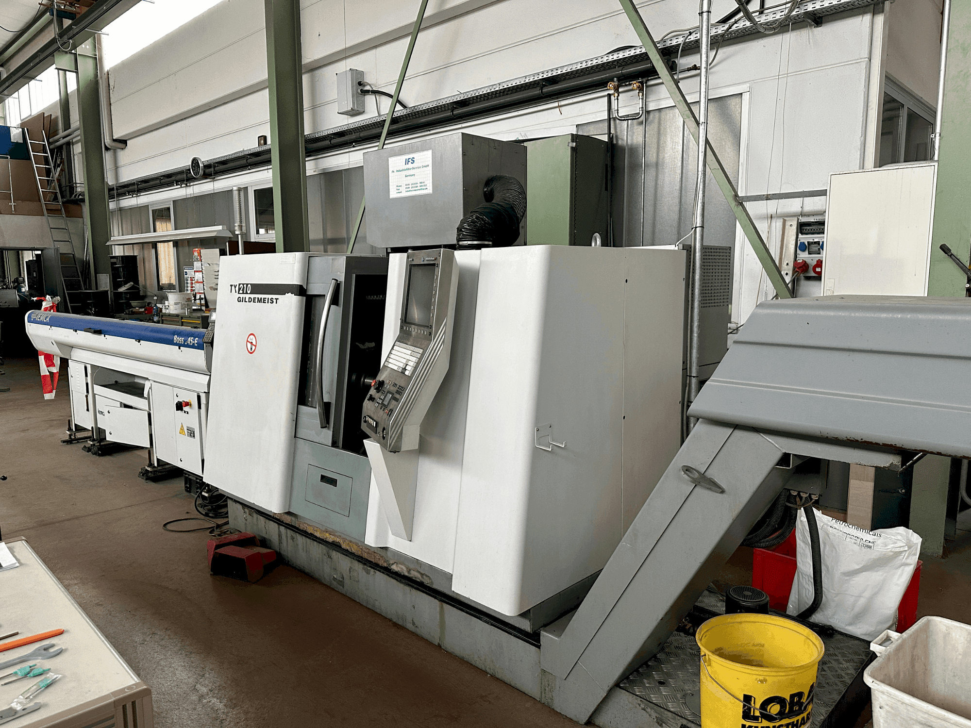 Frontansicht der DMG CTX 210 (2006) Maschine