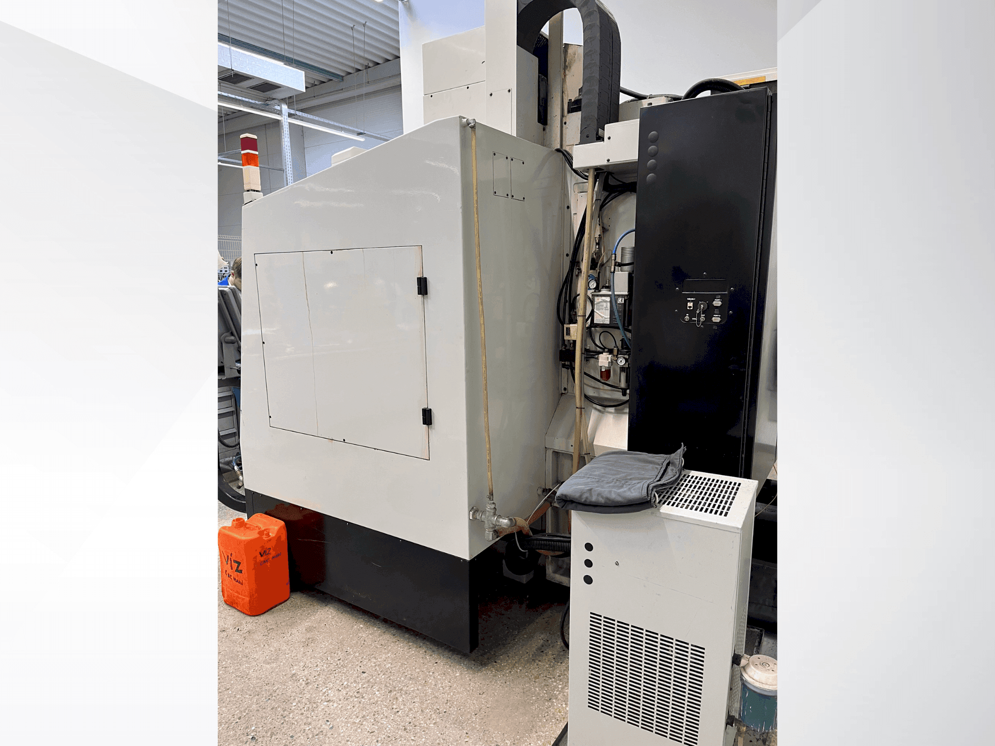 Rückansicht der Hurco VMX24S Maschine