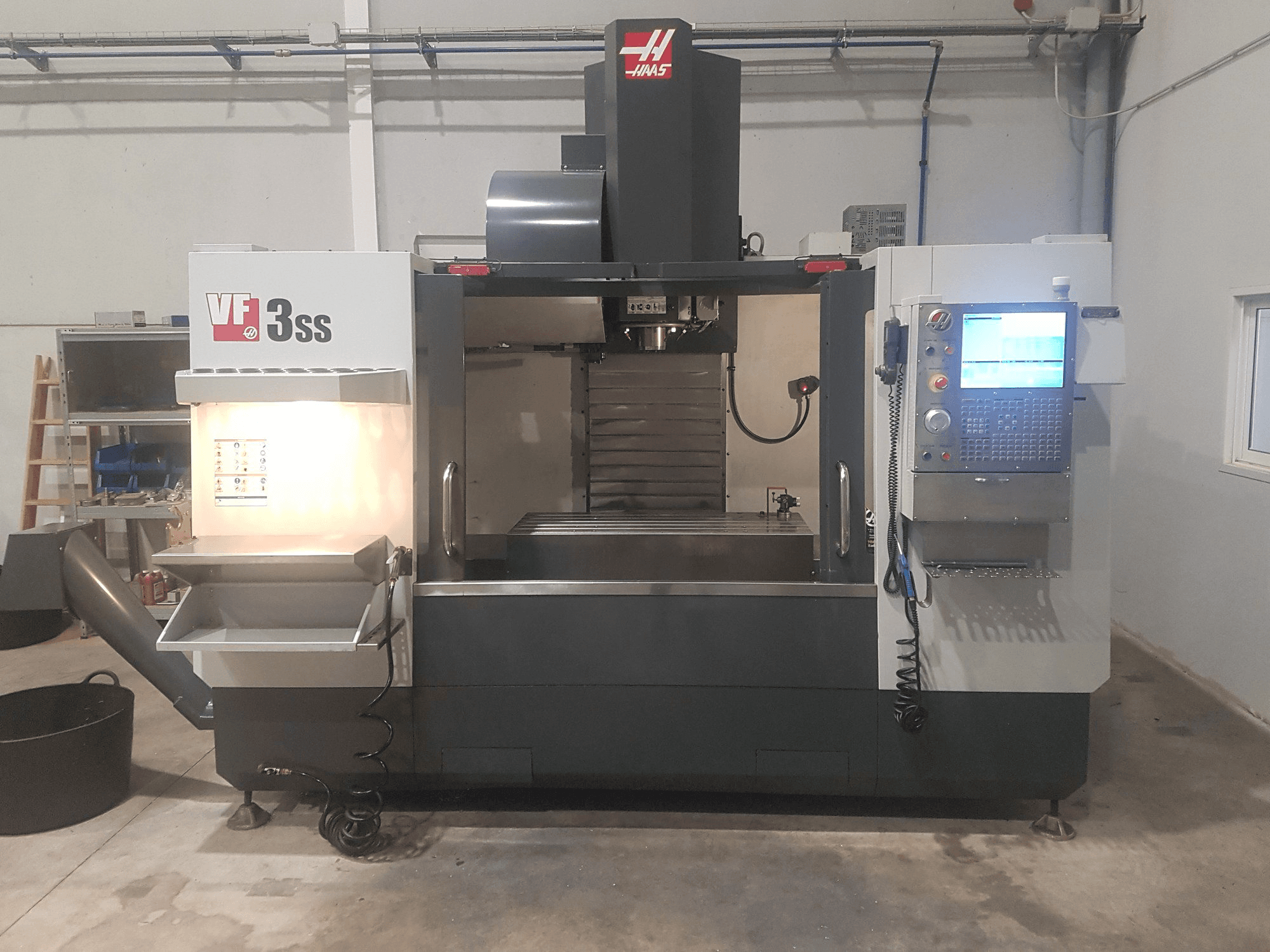 Frontansicht der HAAS VF- 3SS Maschine