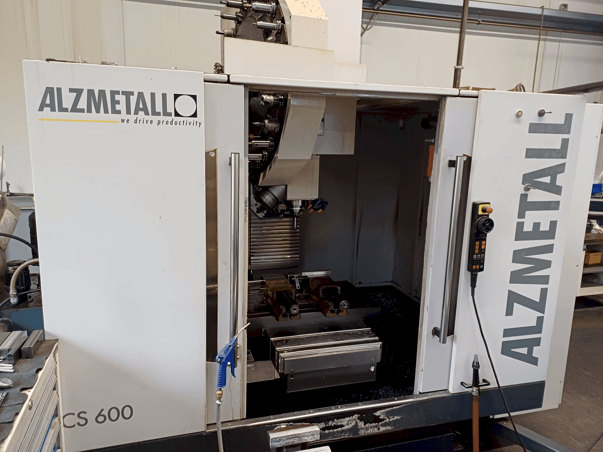 Front view of Alzmetall CS 600/3 machine