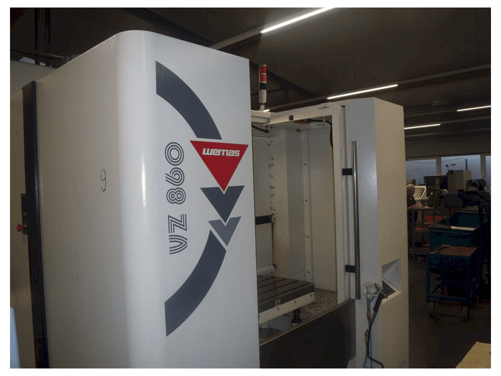 Frontansicht der WEMAS VZ 860 APC Maschine