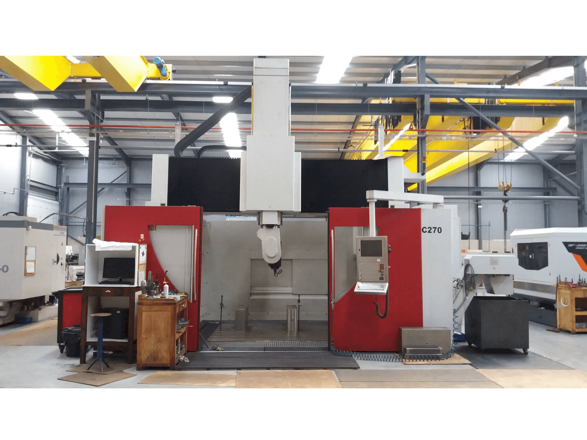 Frontansicht der Rambaudi RC 270 Maschine