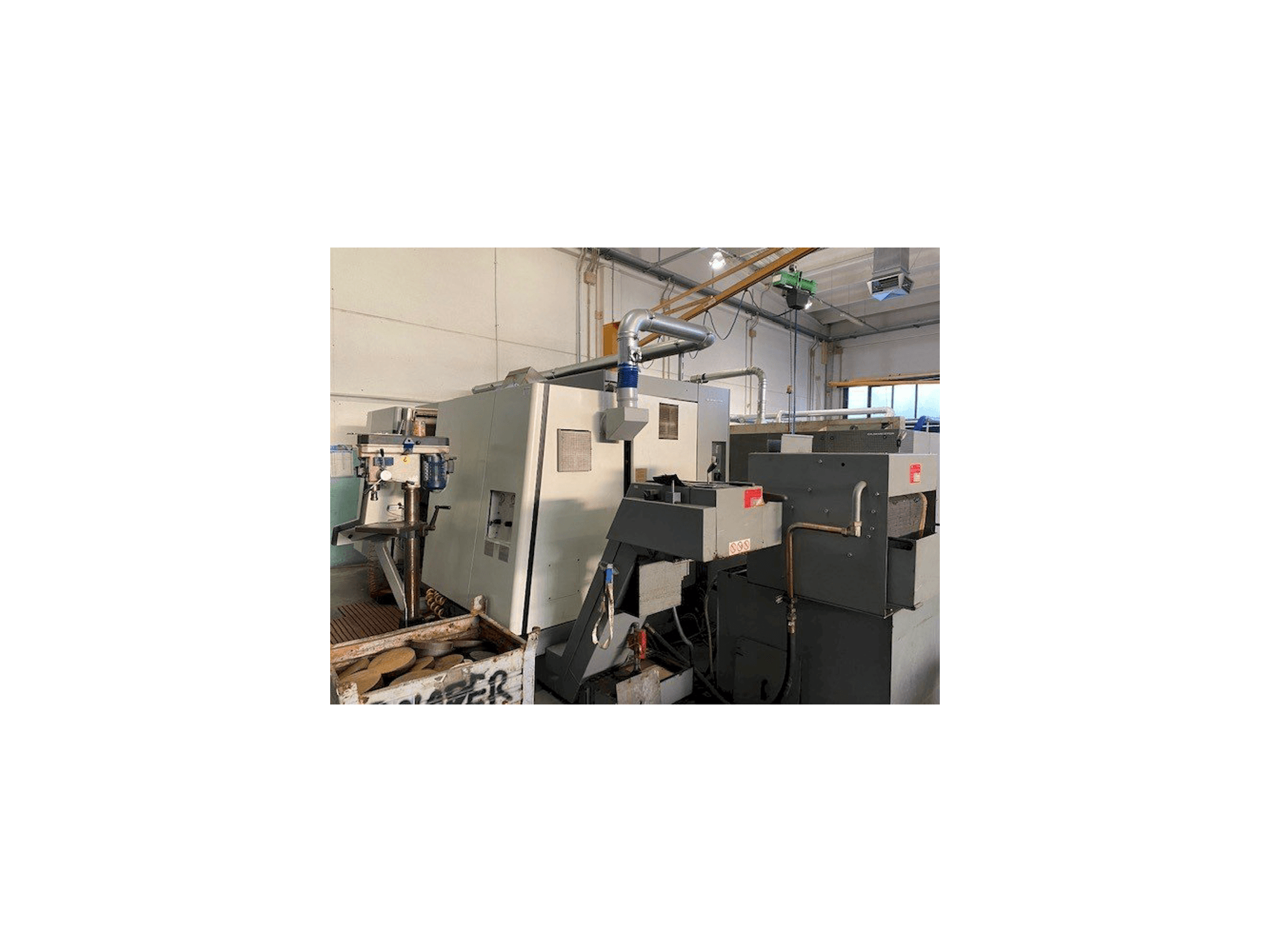 Frontansicht der Gildemeister GMX200 Maschine