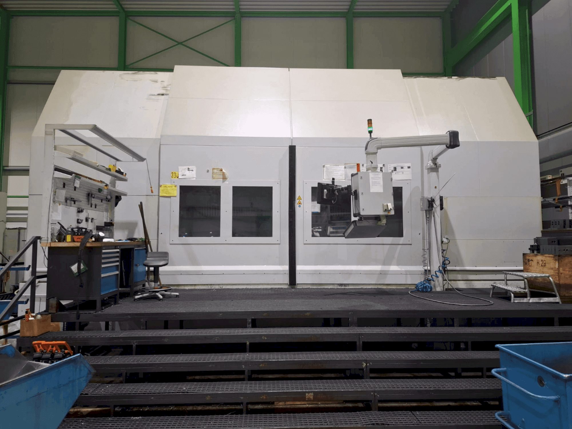 Frontansicht der Pittler PV4000 Maschine