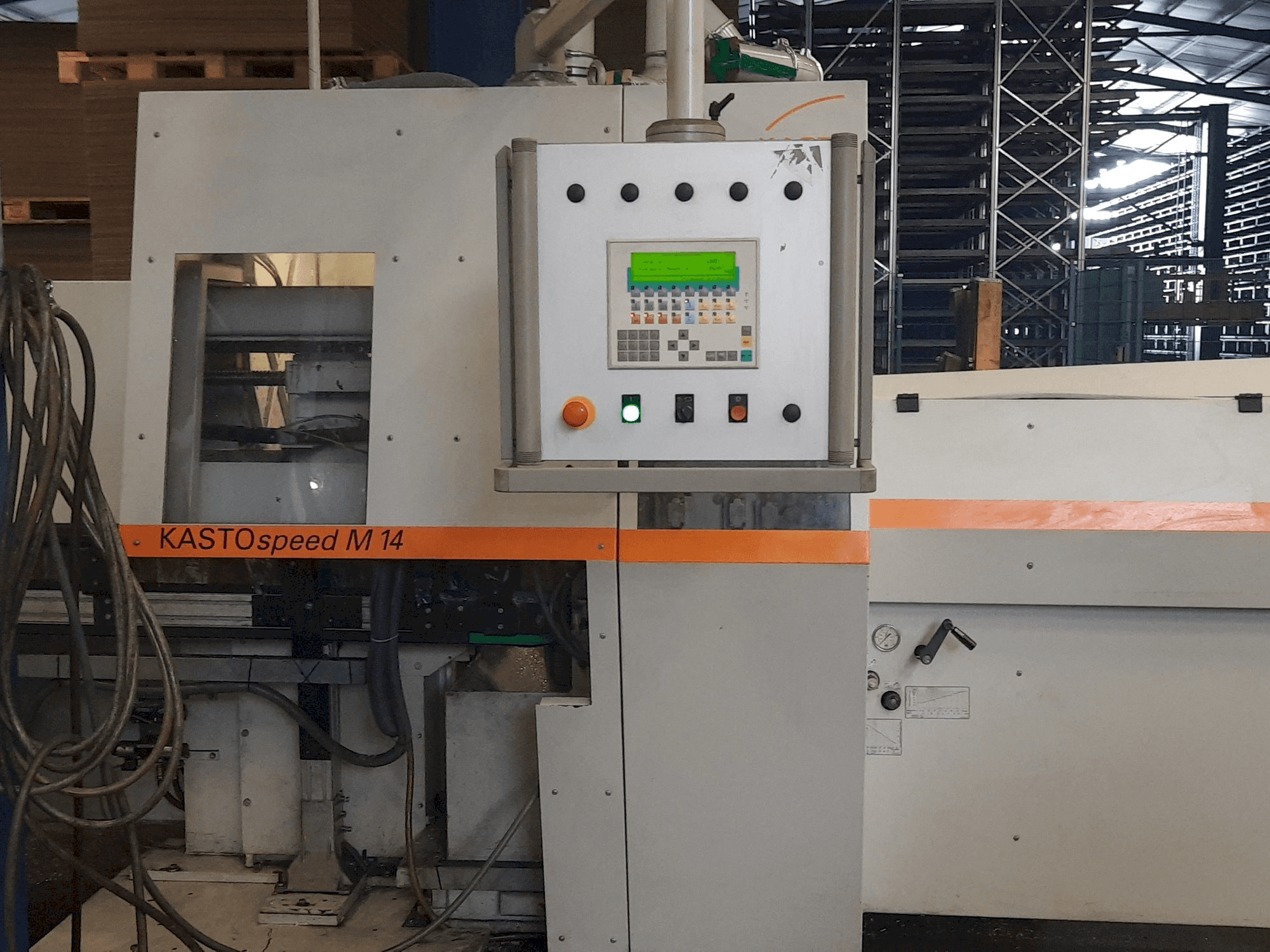 Frontansicht der KASTO speed M14 Maschine