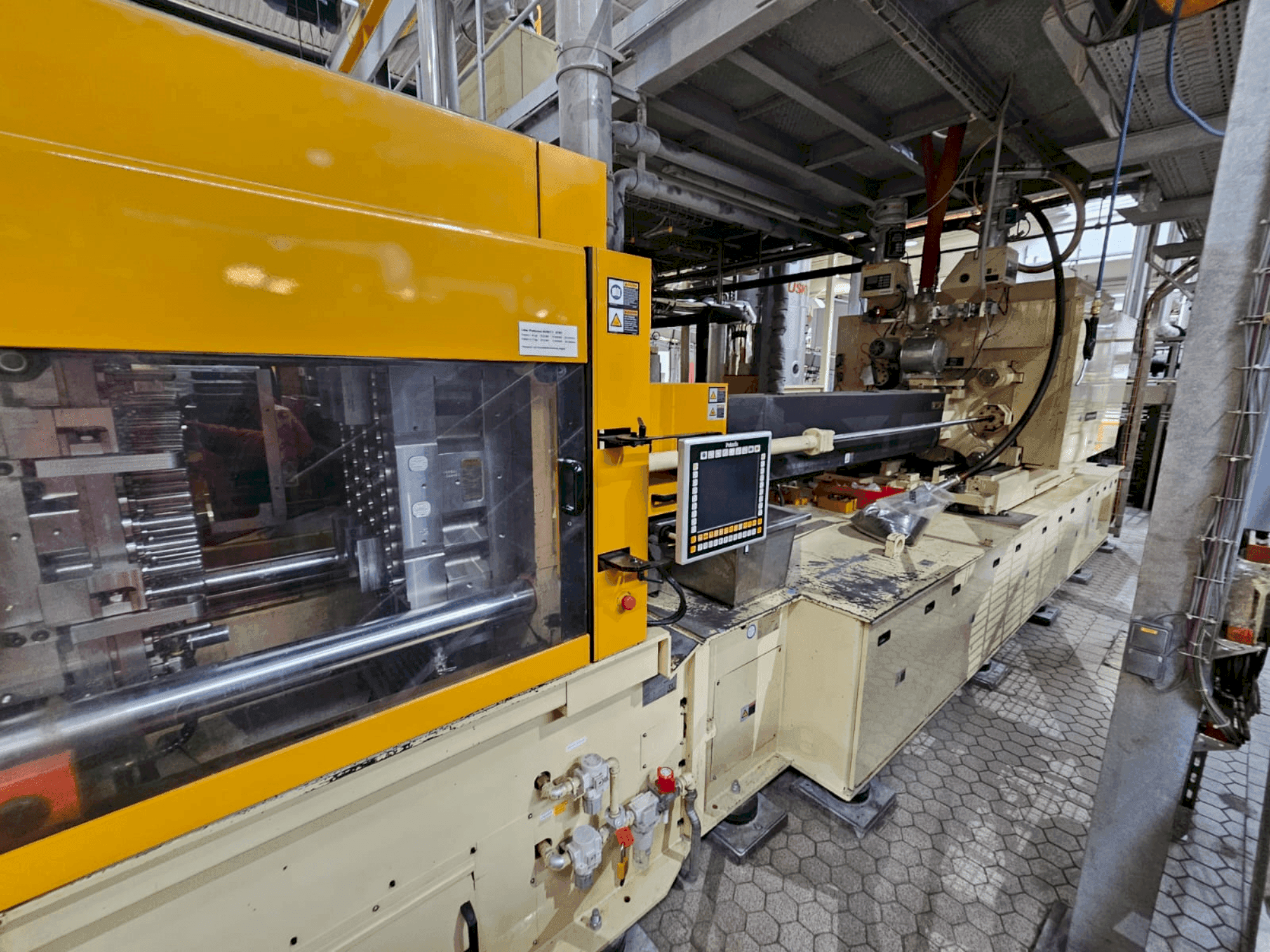 Frontansicht der Husky HPETL230E-RSE95D-95 Maschine