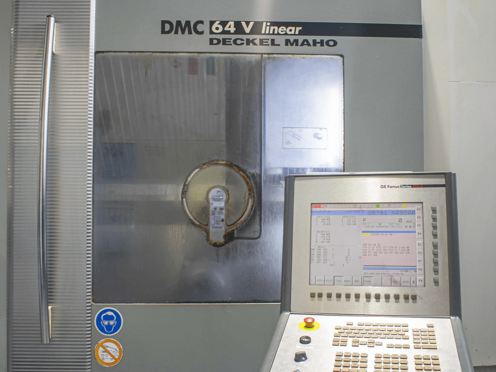 Frontansicht der DECKEL MAHO DMC 64 V linear Maschine