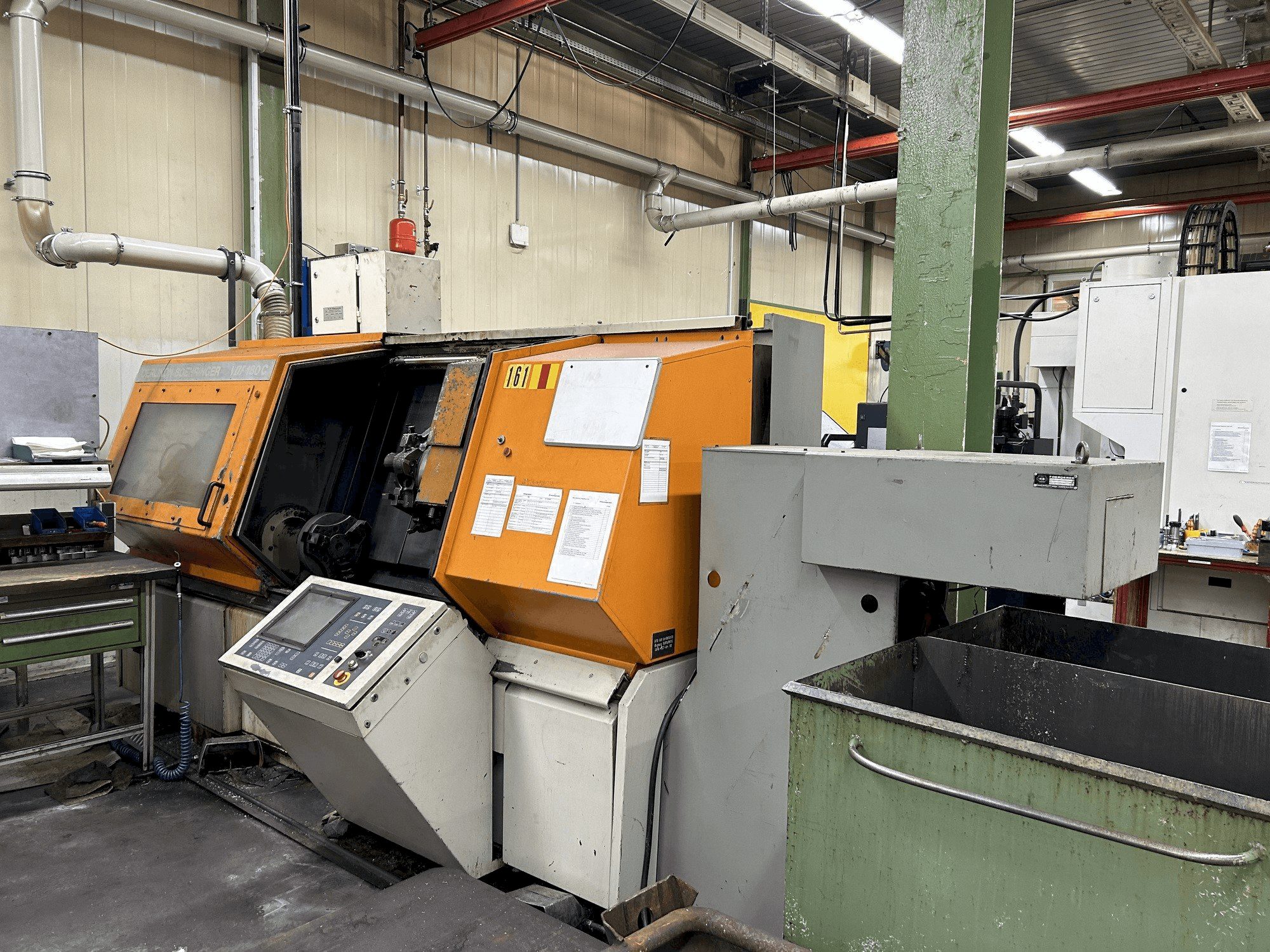 Rechte Ansicht der BOEHRINGER VDF 180 C-U Maschine