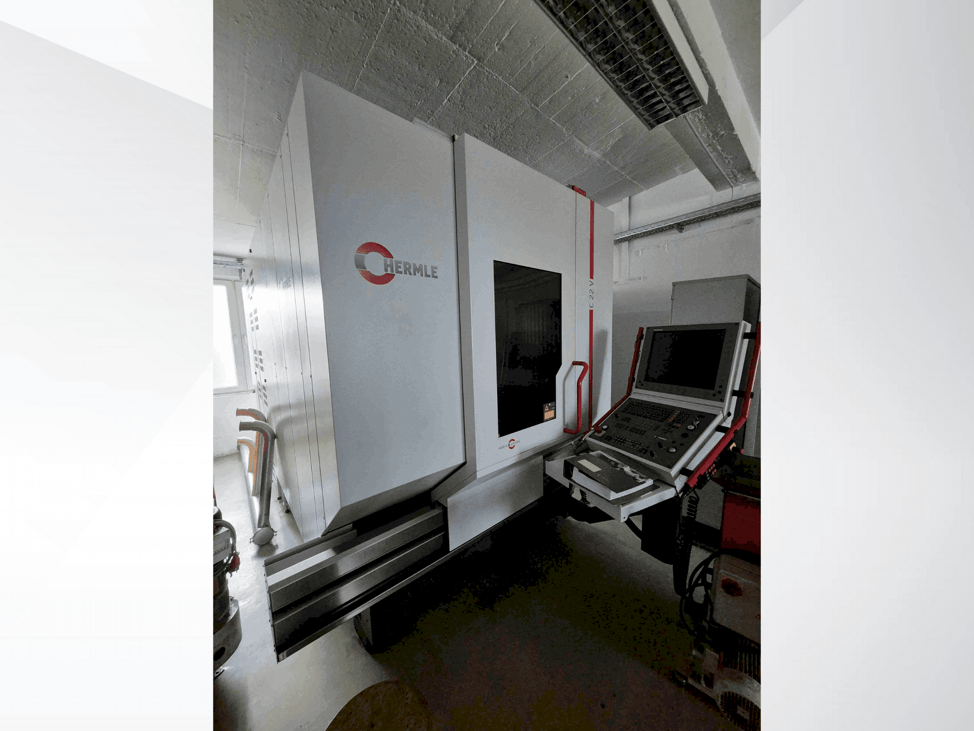 Frontansicht der HERMLE C22 V Maschine