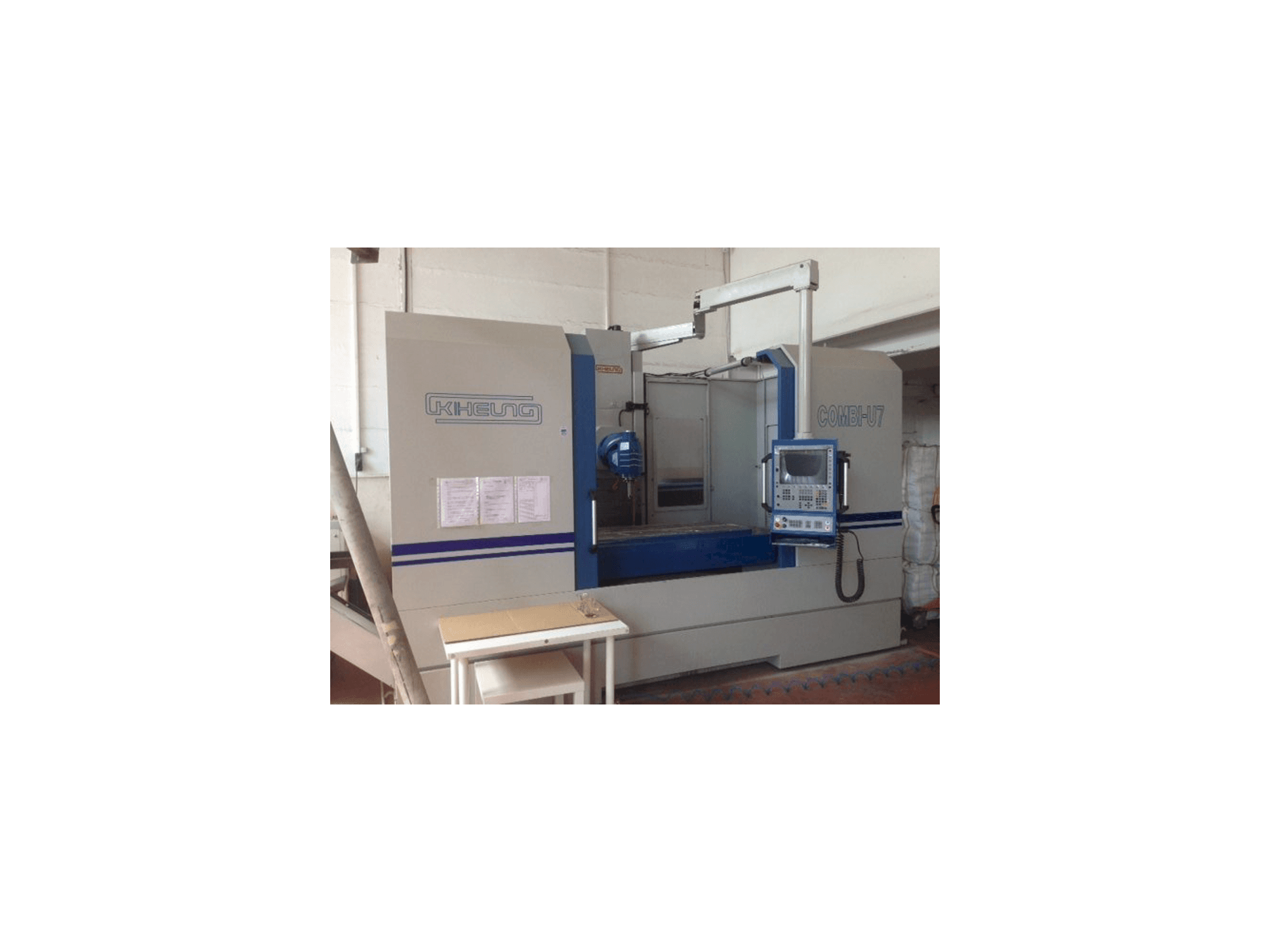 Frontansicht der KIHEUNG COMBI U7 Maschine