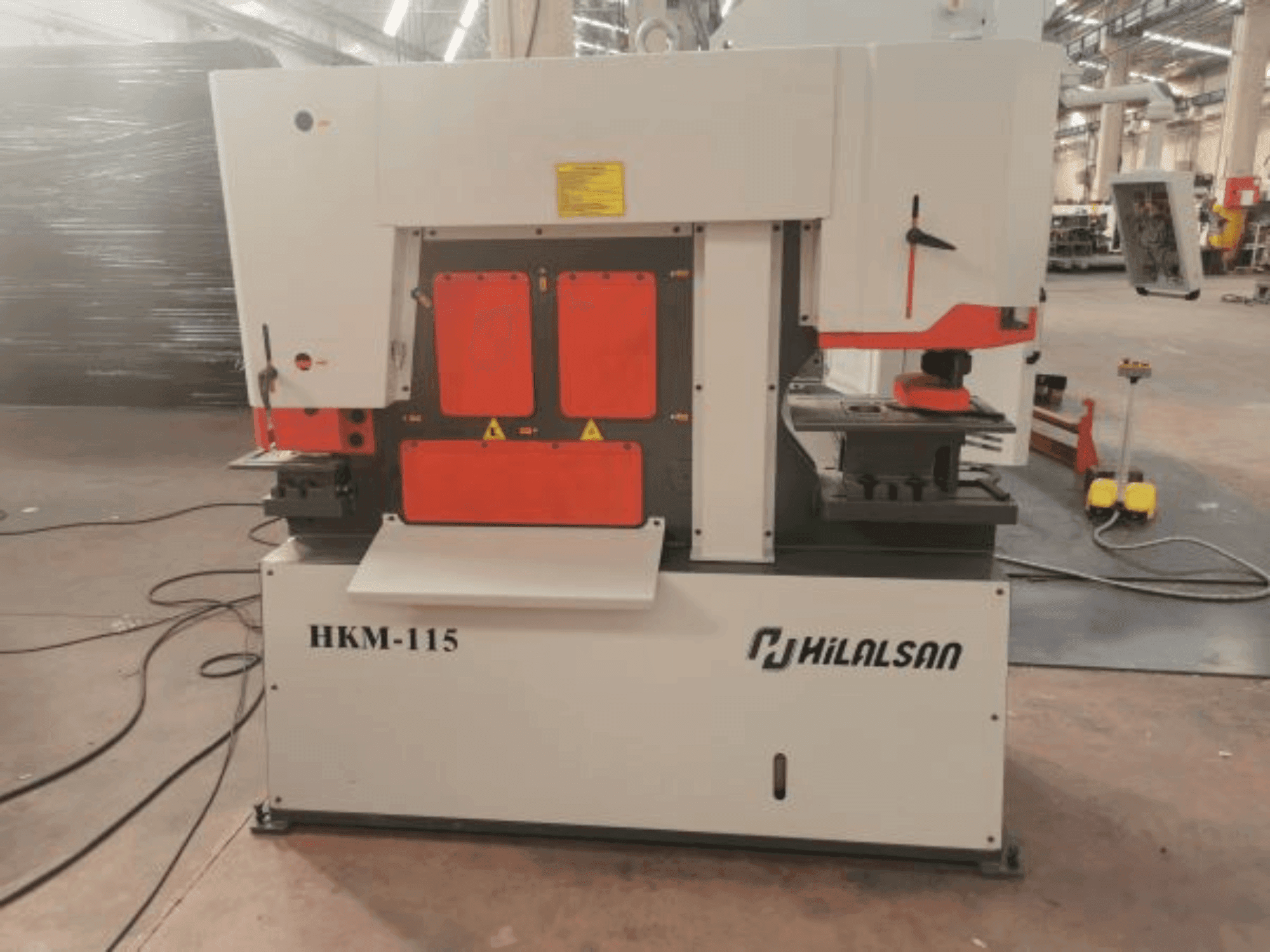 Frontansicht der HILALSAN HKM-115 Maschine