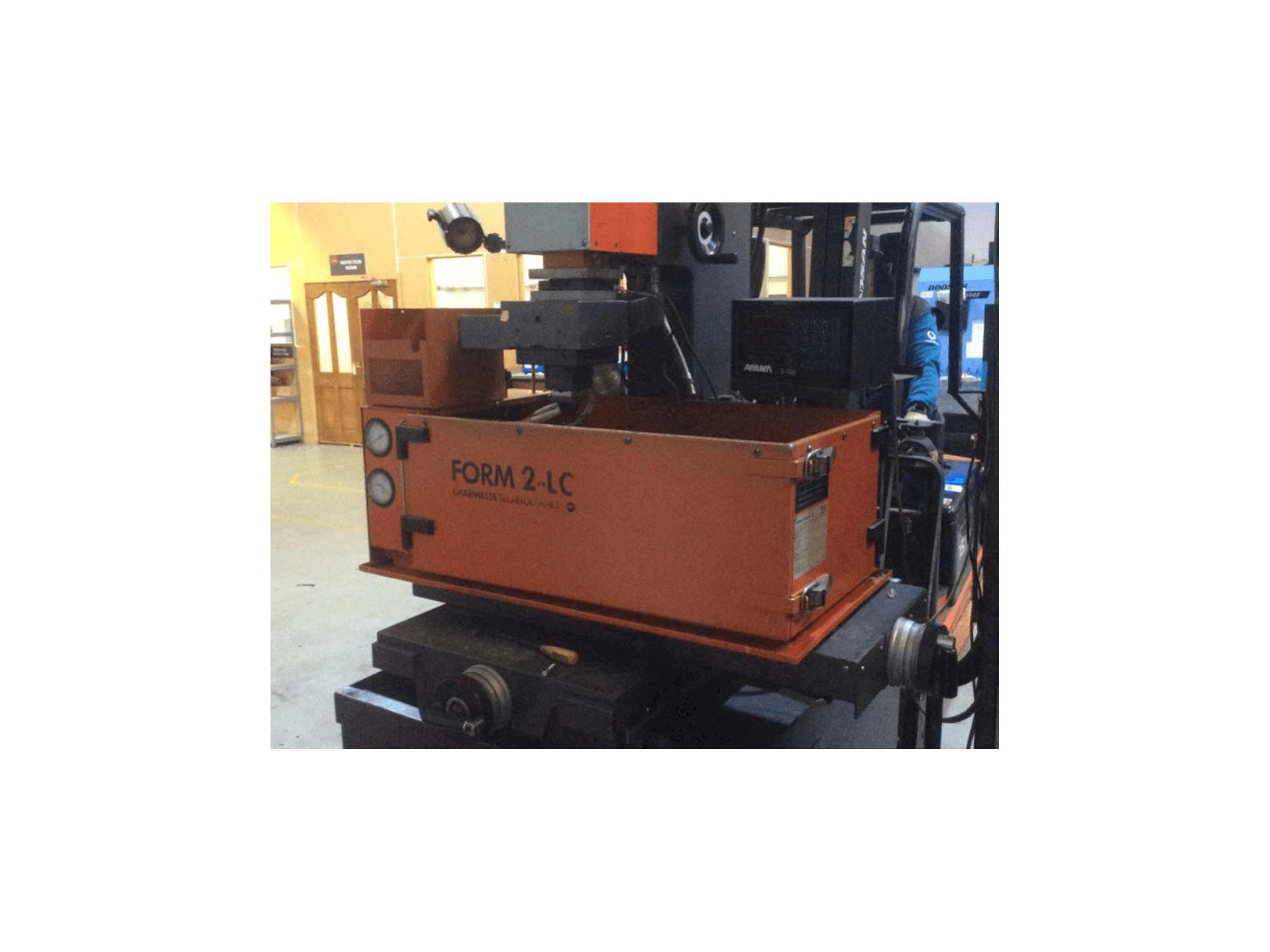 Frontansicht der CHARMILLES Form 2-LC Maschine