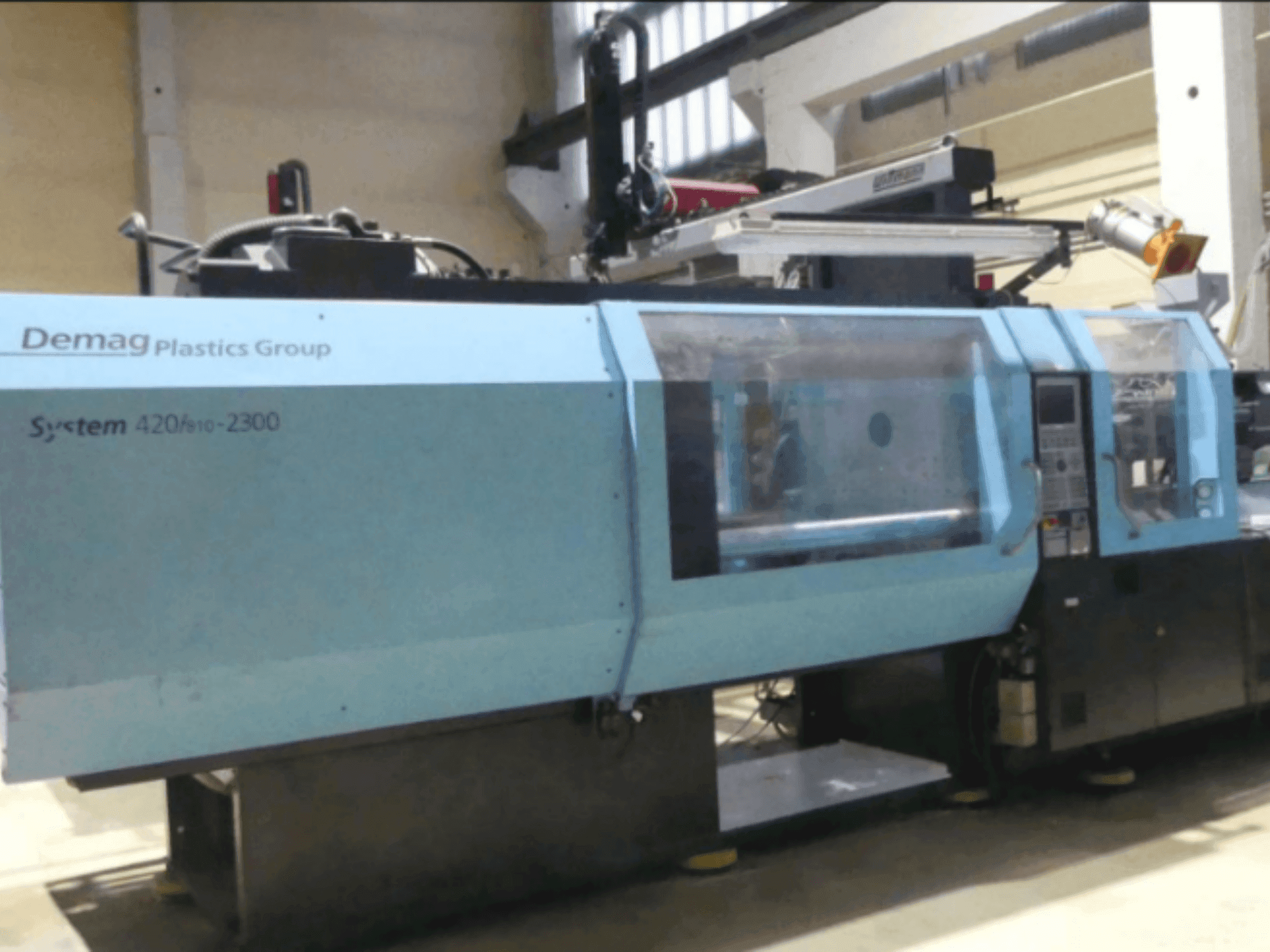 Front view of DEMAG Ergotech 420/810-2300 machine