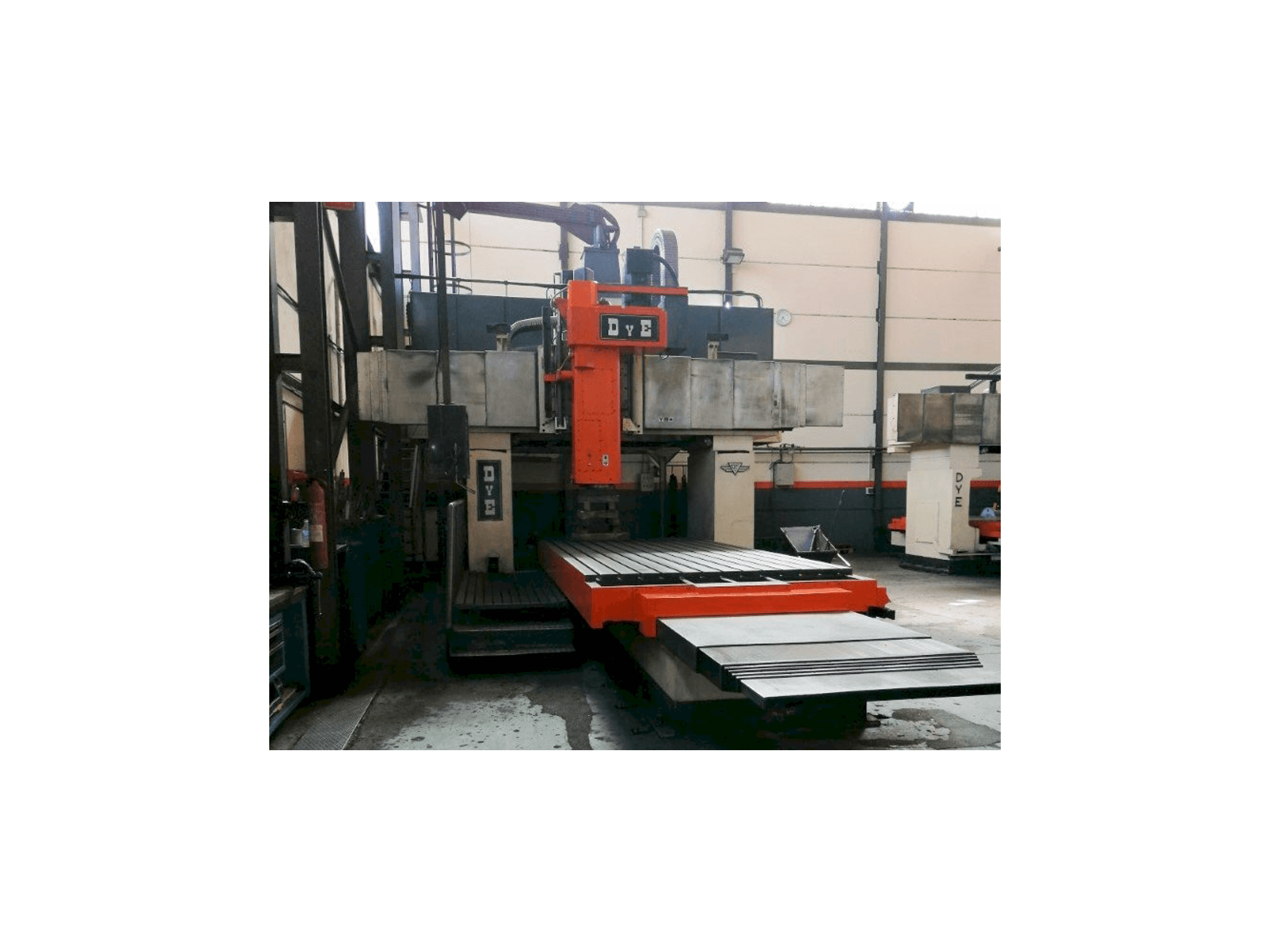 Frontansicht der DYE FPF-2-C-NC Maschine