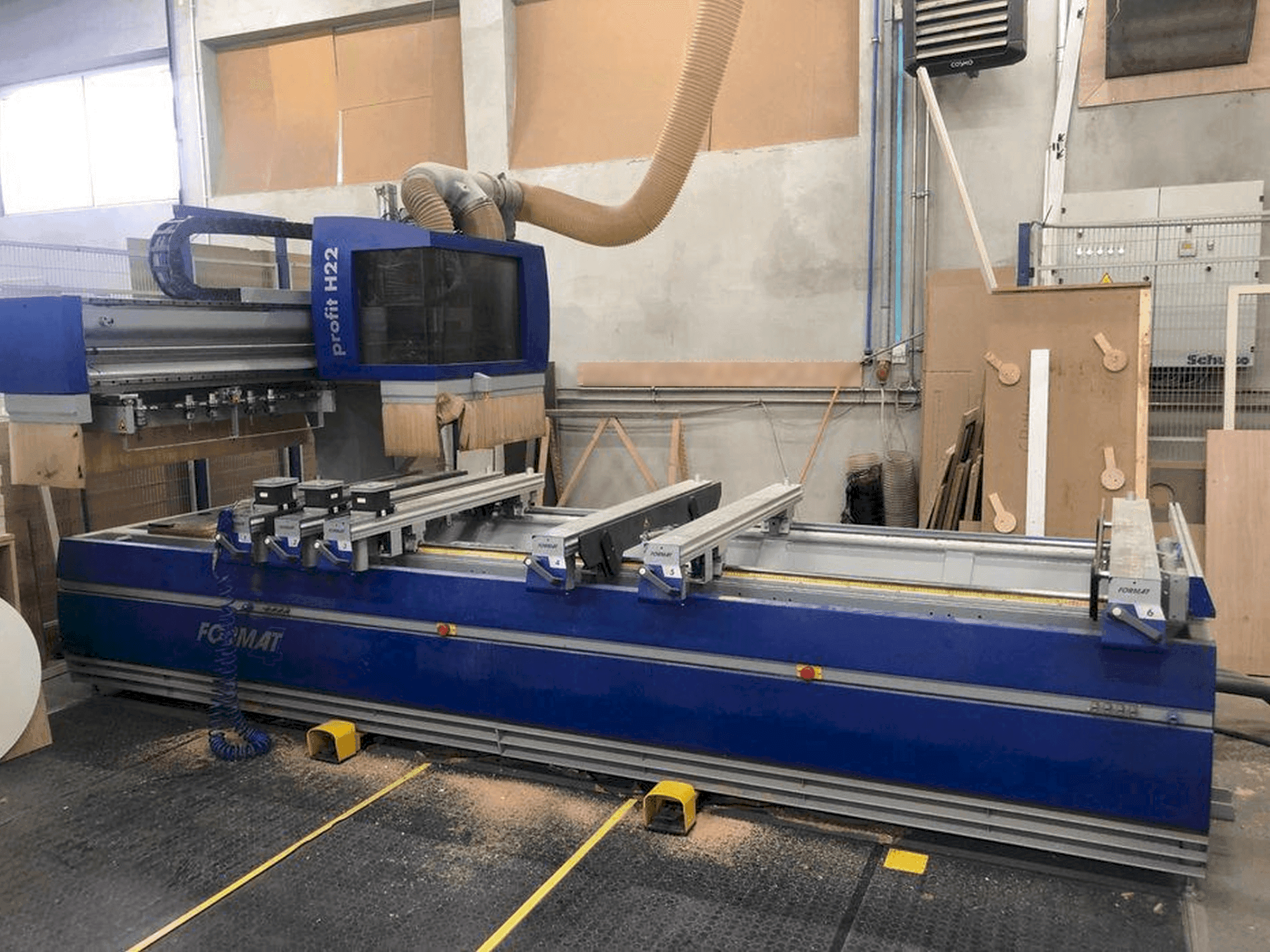 Frontansicht der FORMAT4 Profit H22 Maschine