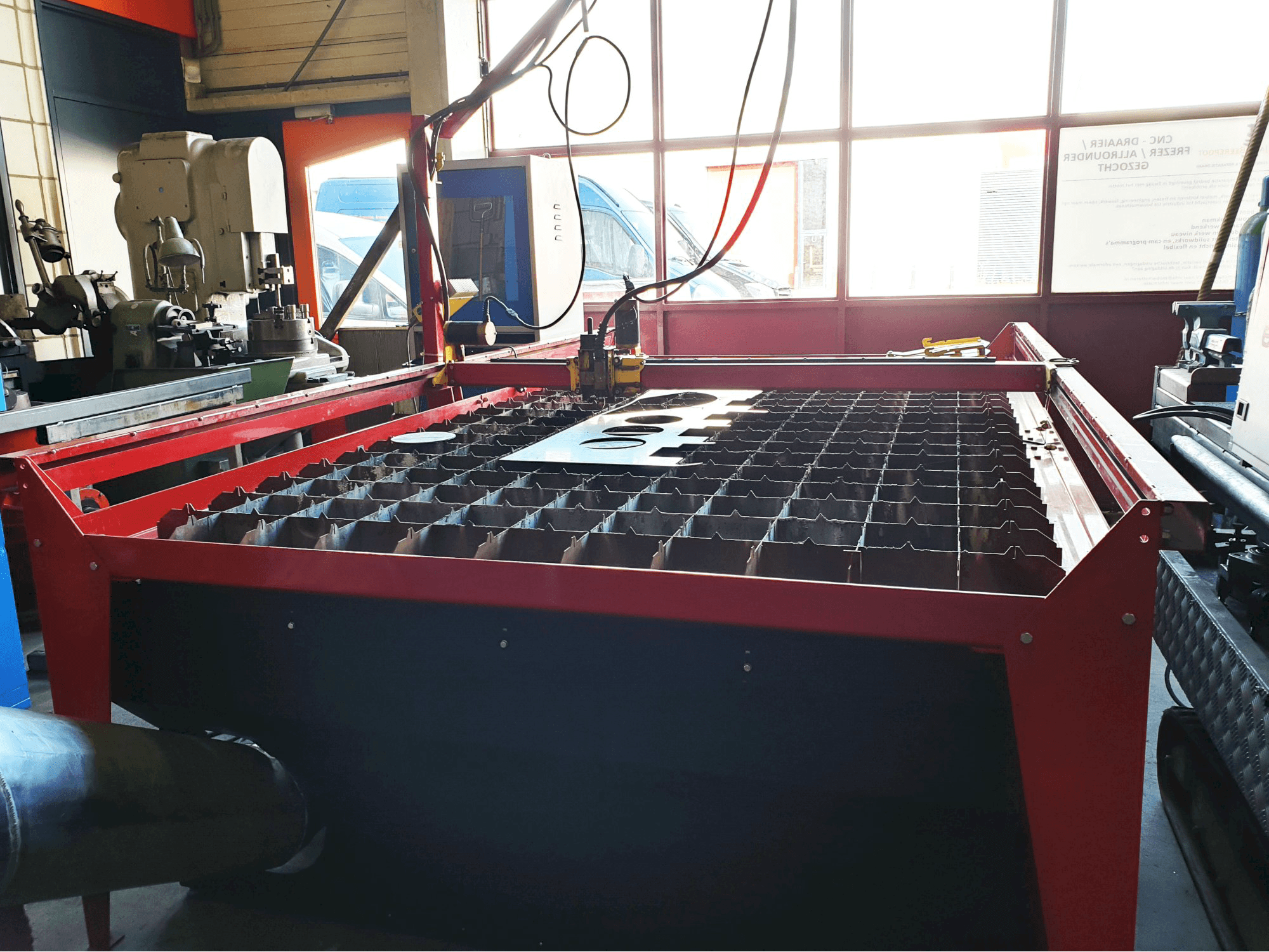 Arbeitsraum der Plasmacam Samson 510 Maschine