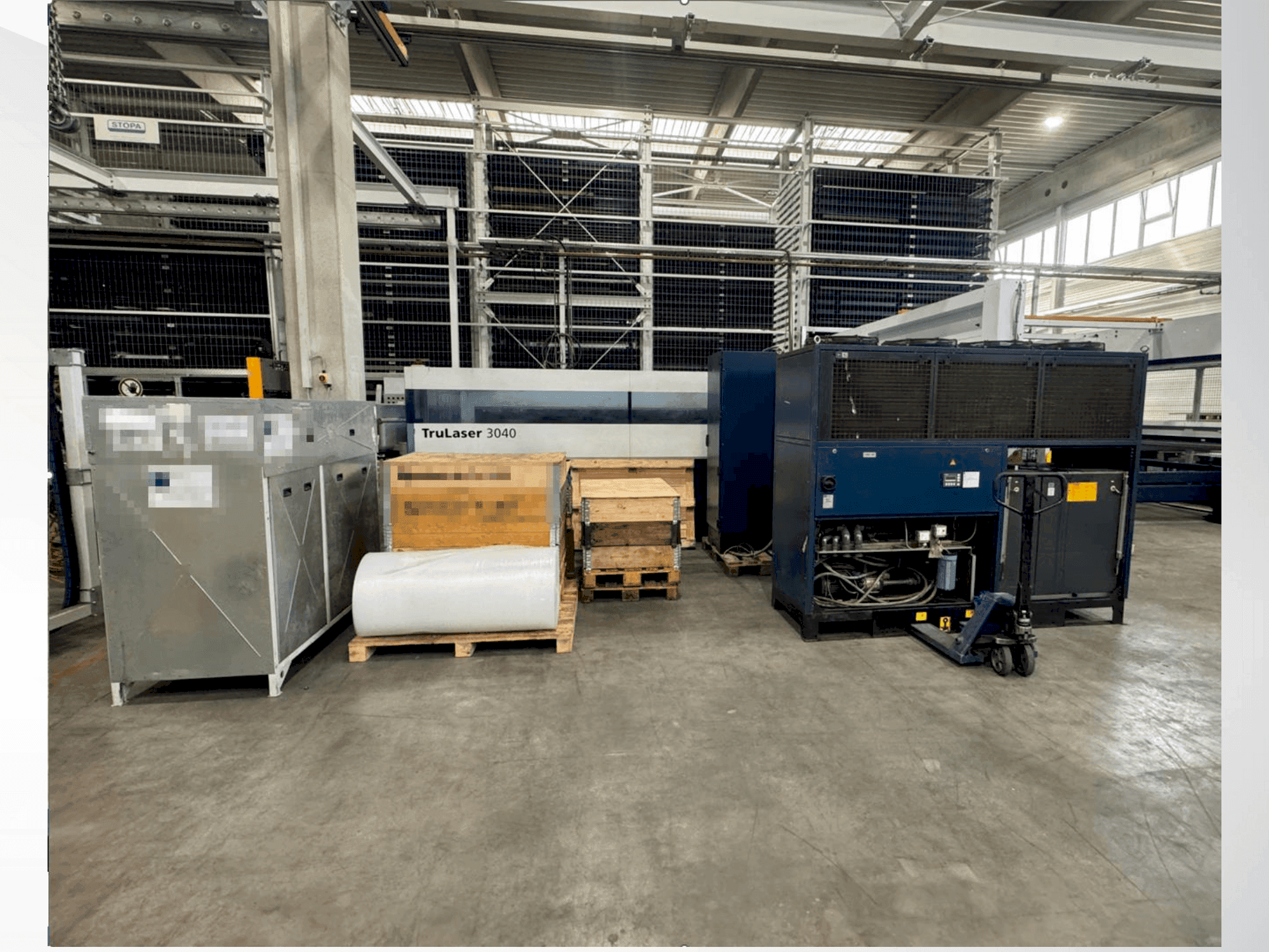 Frontansicht der TRUMPF TruLaser 3040 Maschine