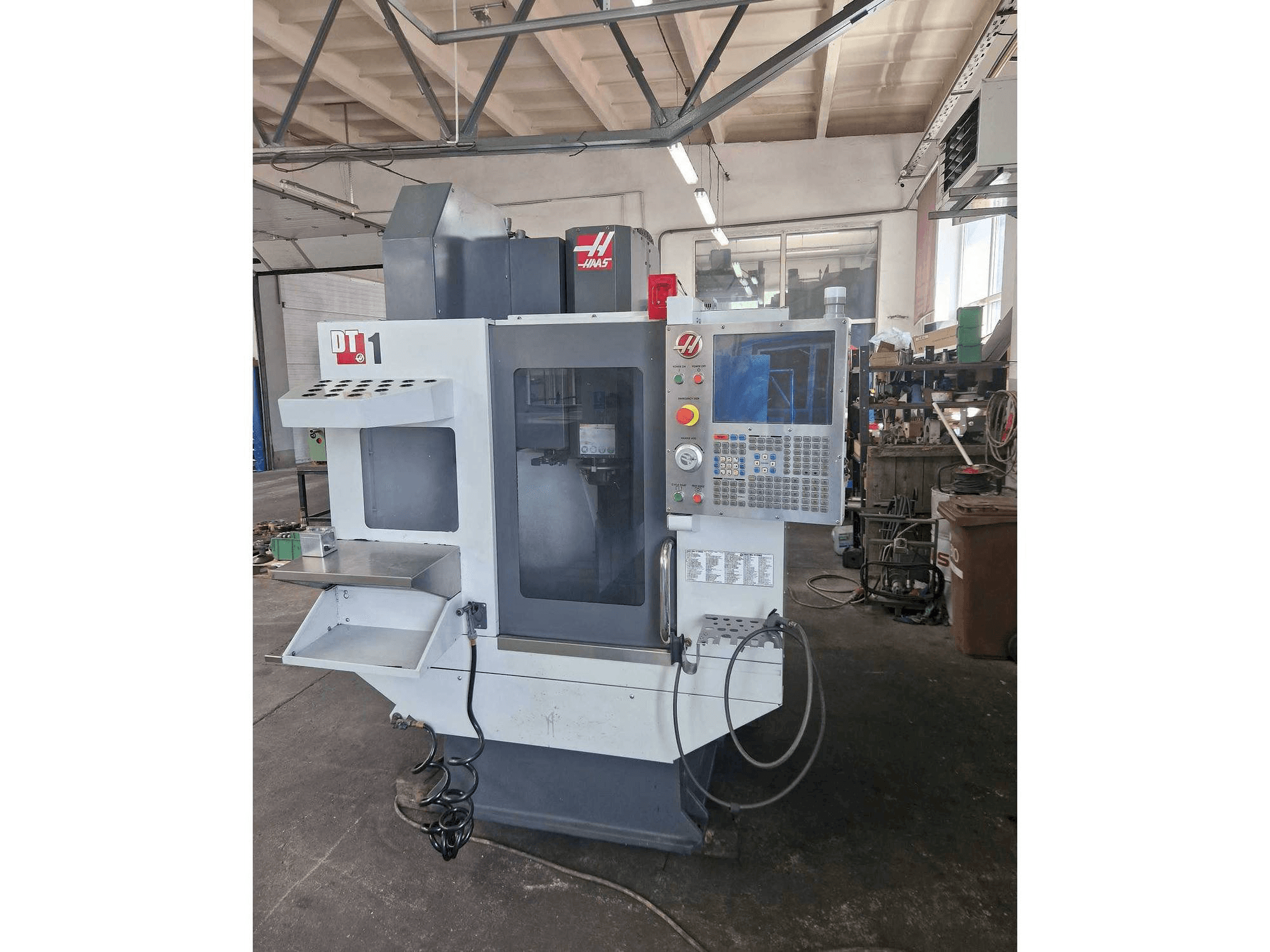Frontansicht der HAAS DT-1 Maschine