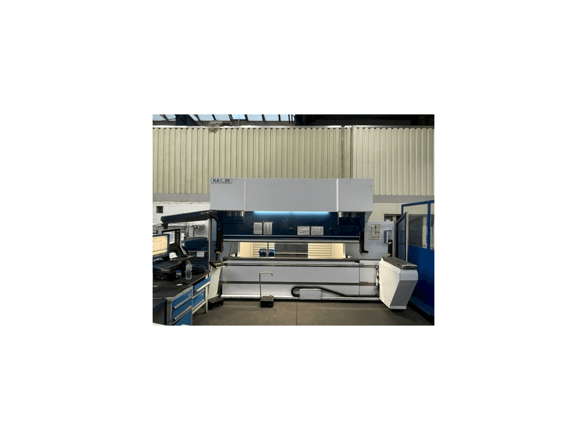 Front view of Trumpf TruBend 5130 machine