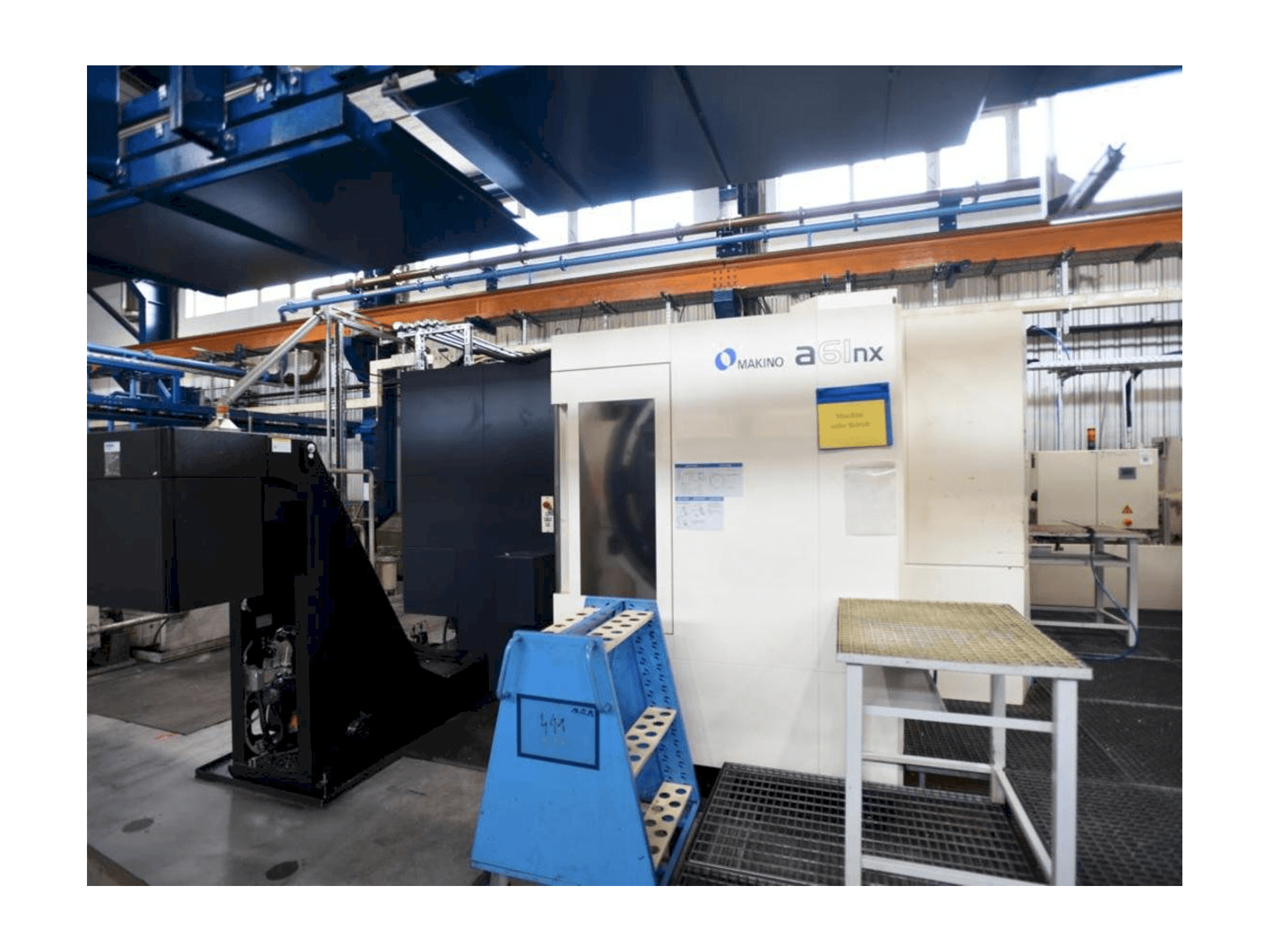 Frontansicht der Makino a61nx Pro 6 Maschine