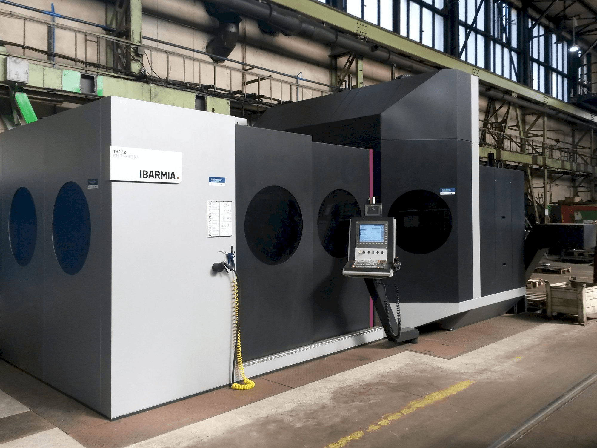 Frontansicht der IBARMIA THC 22 MULTIPROCESS Maschine