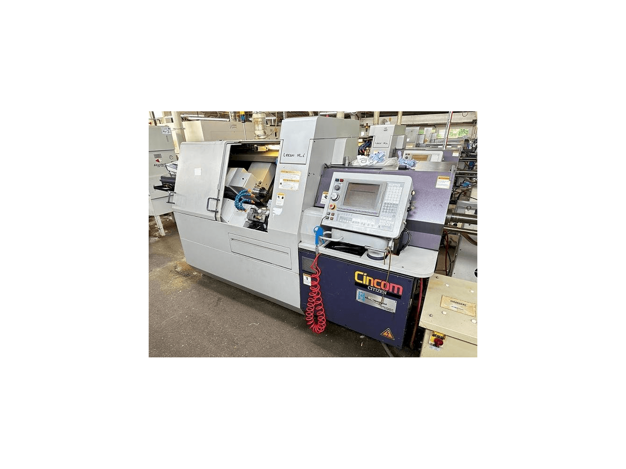 Frontansicht der Citizen M32 III Maschine