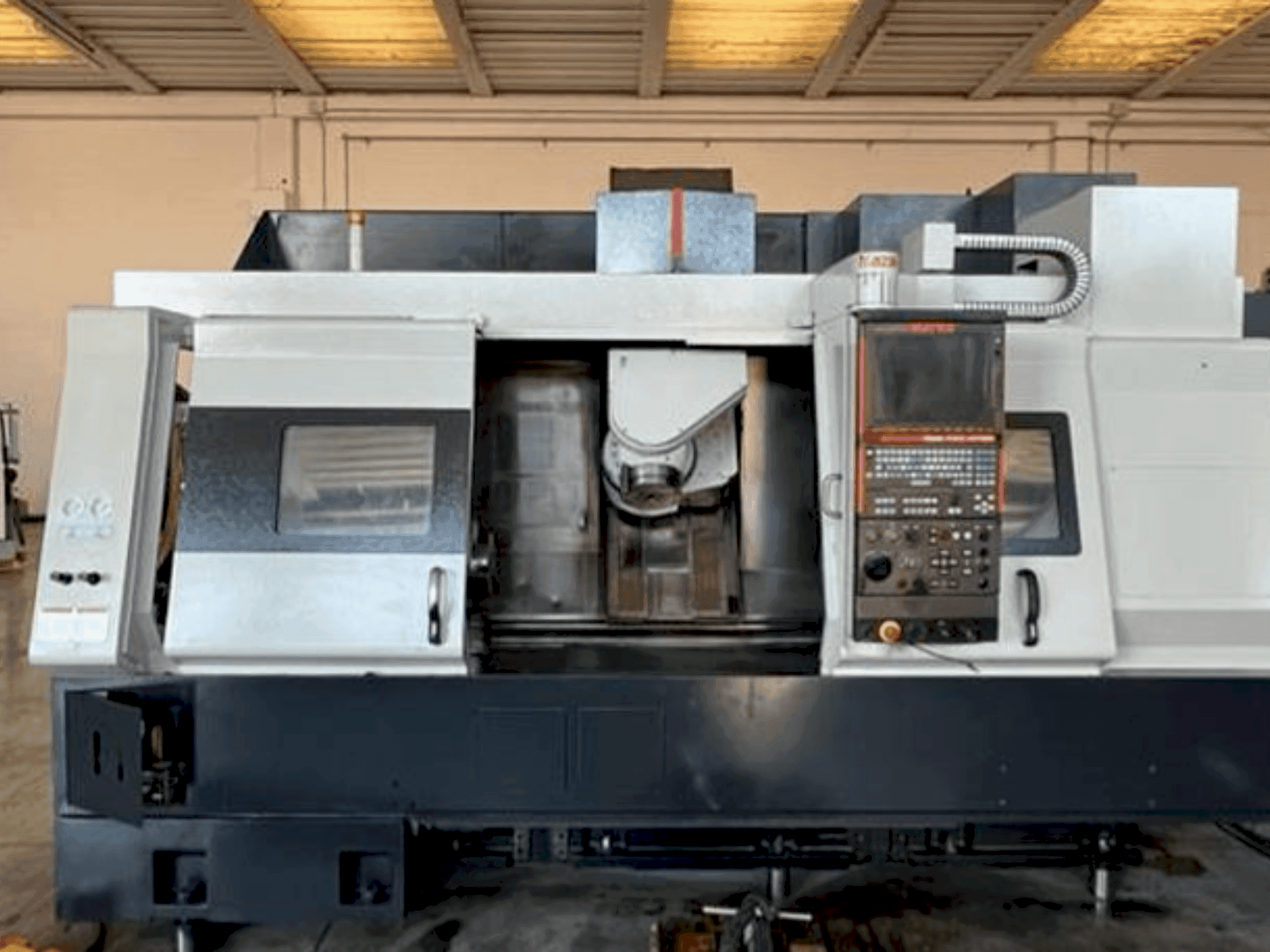 Frontansicht der Mazak INTEGREX 200 IV S (2007) Maschine