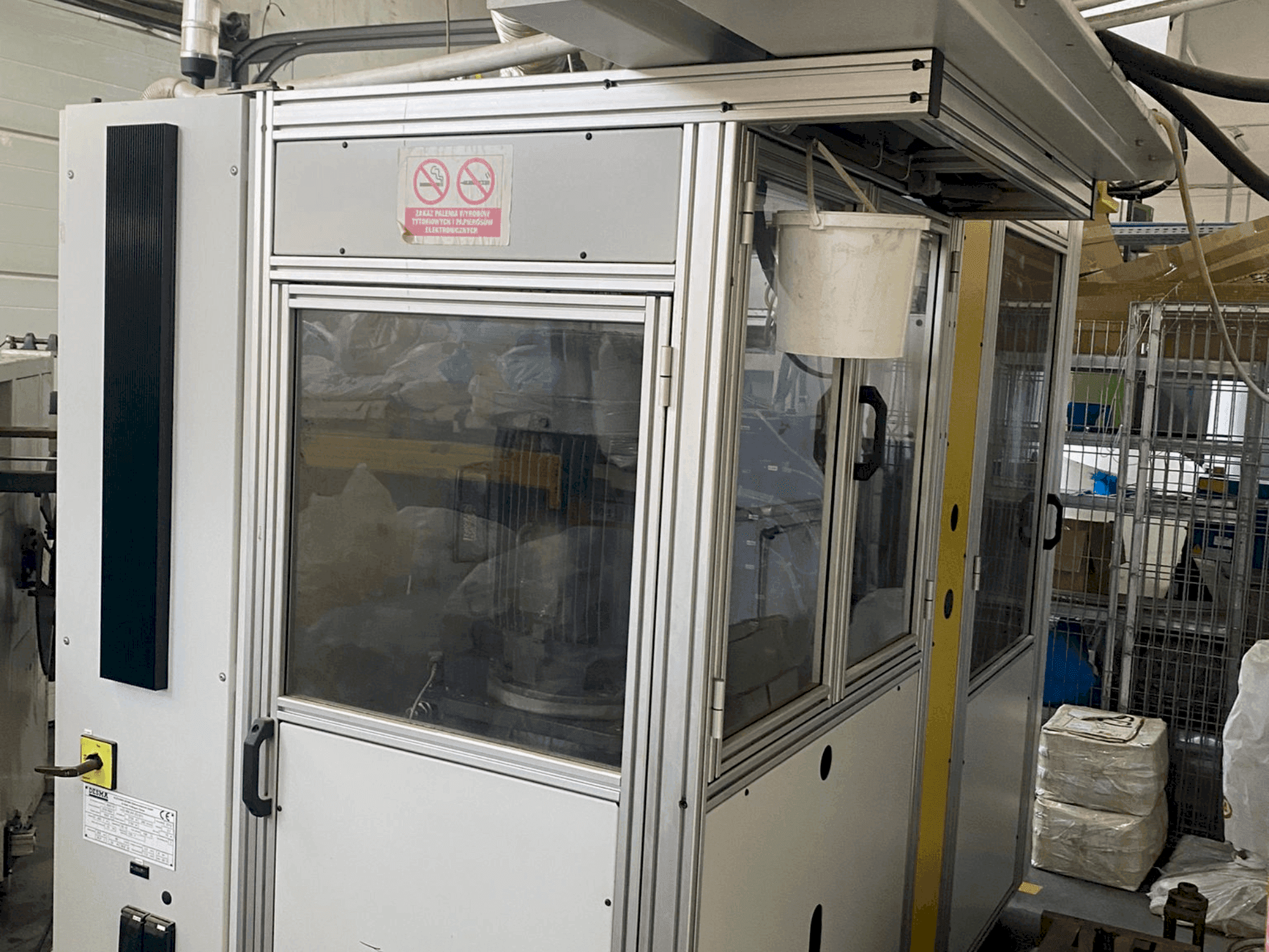 Frontansicht der Kloeckner Desma D 968.250 ZO S1 Maschine