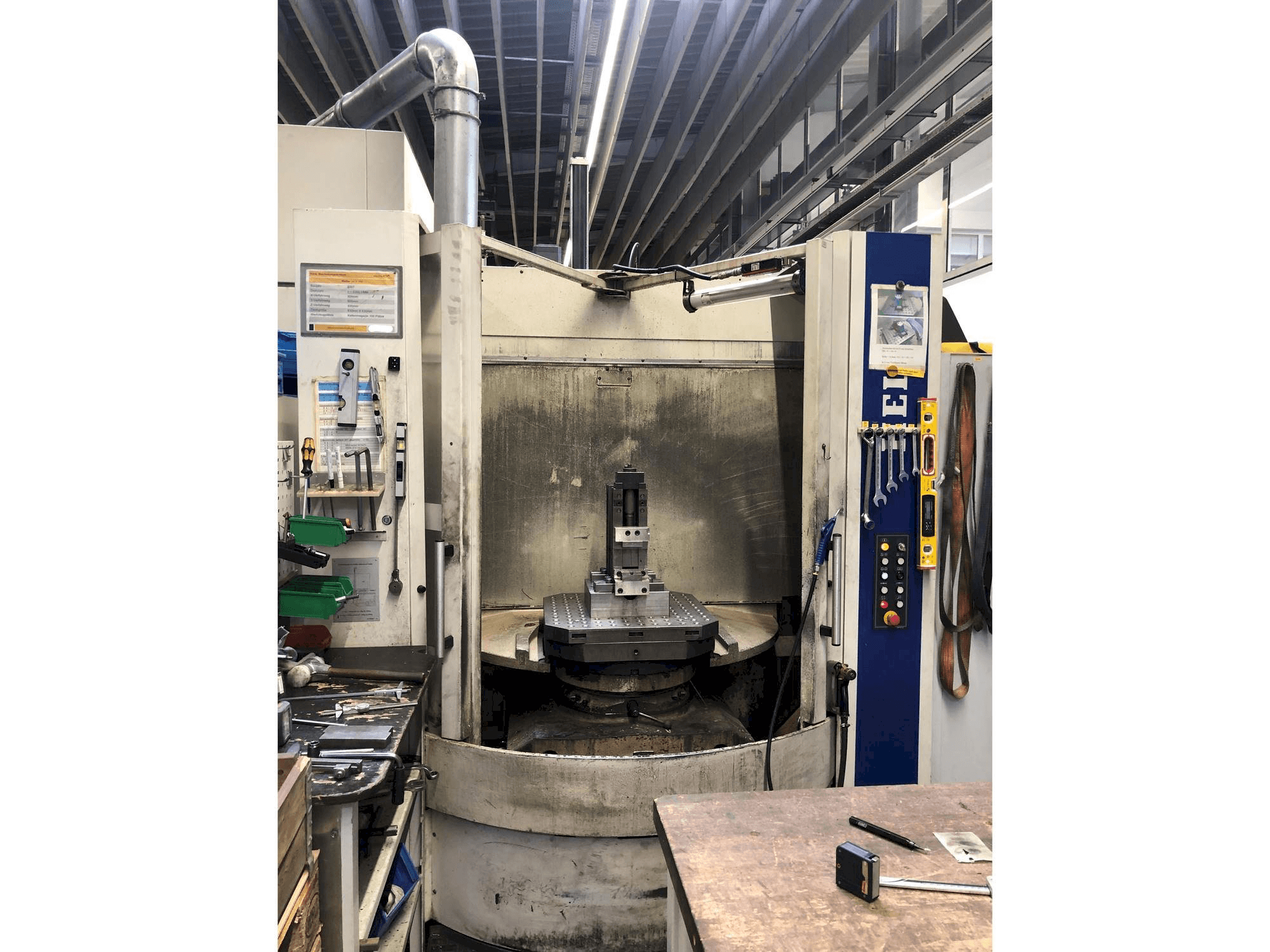 Frontansicht der HELLER MCH 250 Maschine