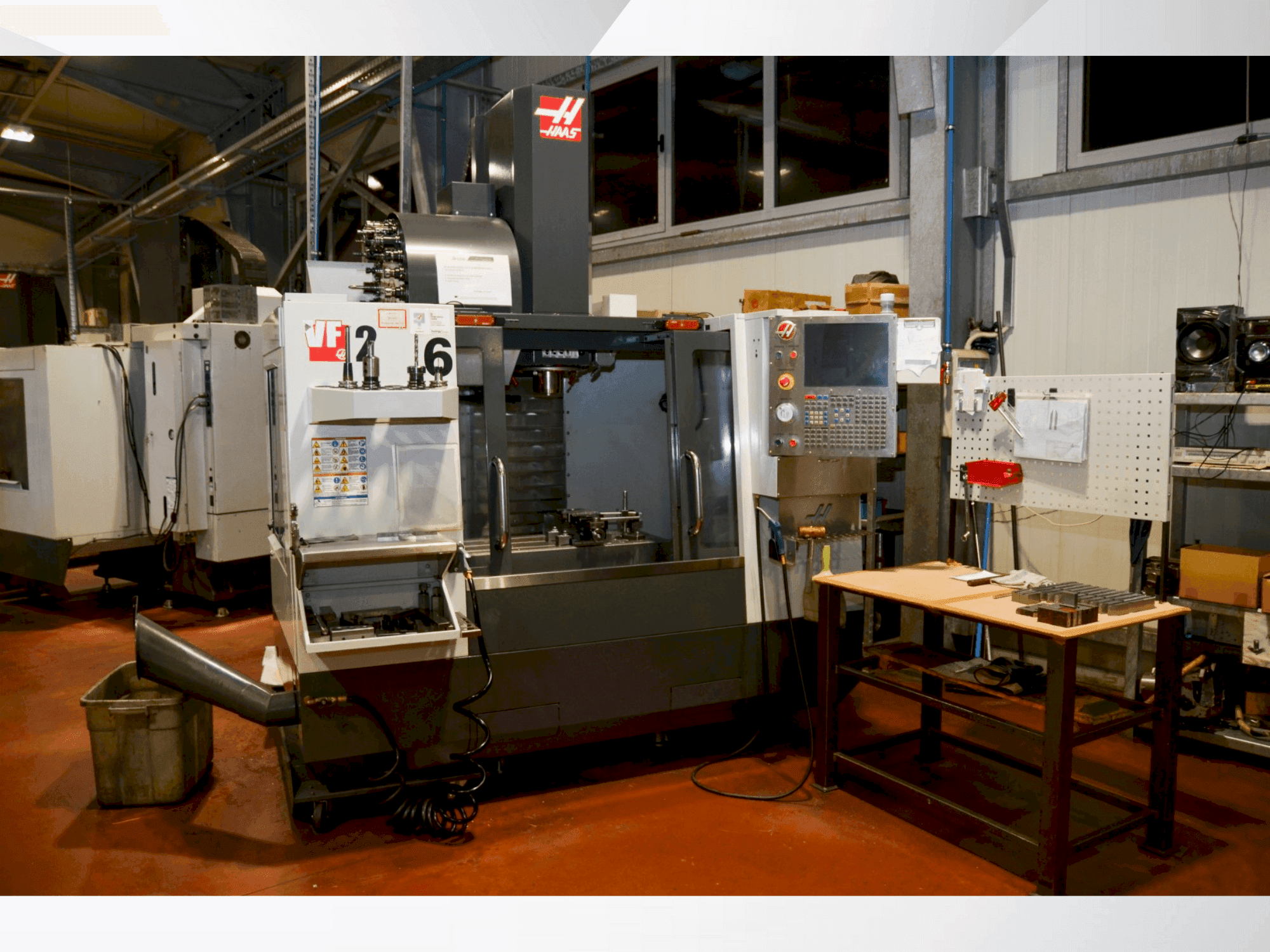 Frontansicht der HAAS VF 2 Maschine