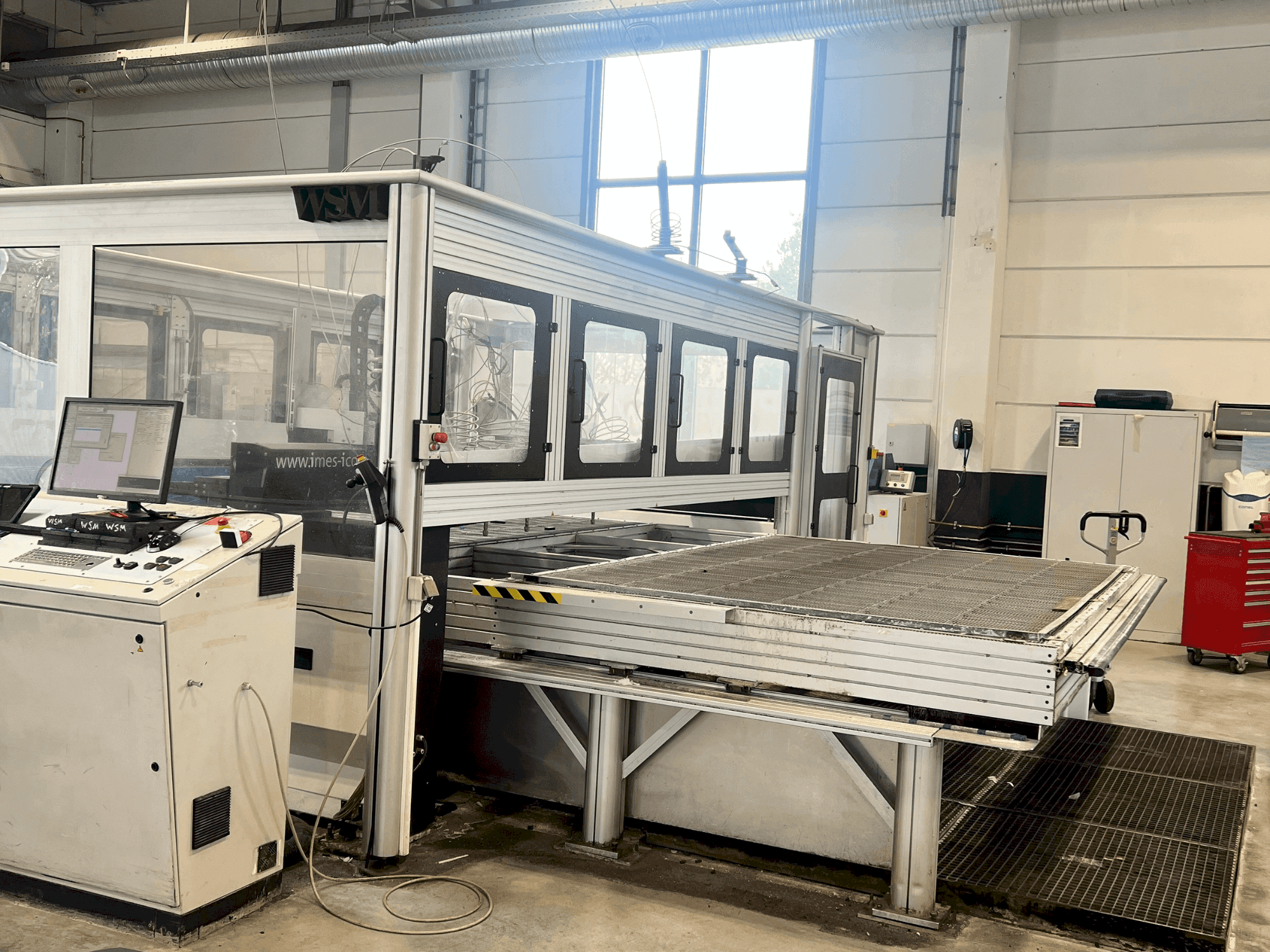 Frontansicht der Imes-Icore CUT matic WJ 3020 Maschine