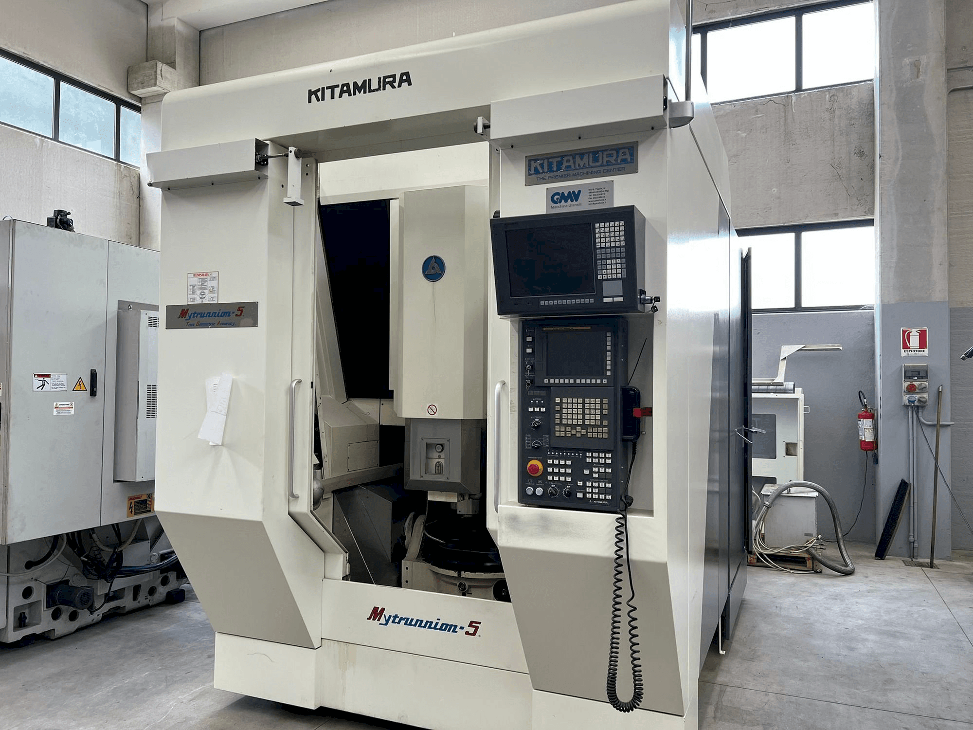 Frontansicht der Kitamura Mytrunnion 5 Maschine