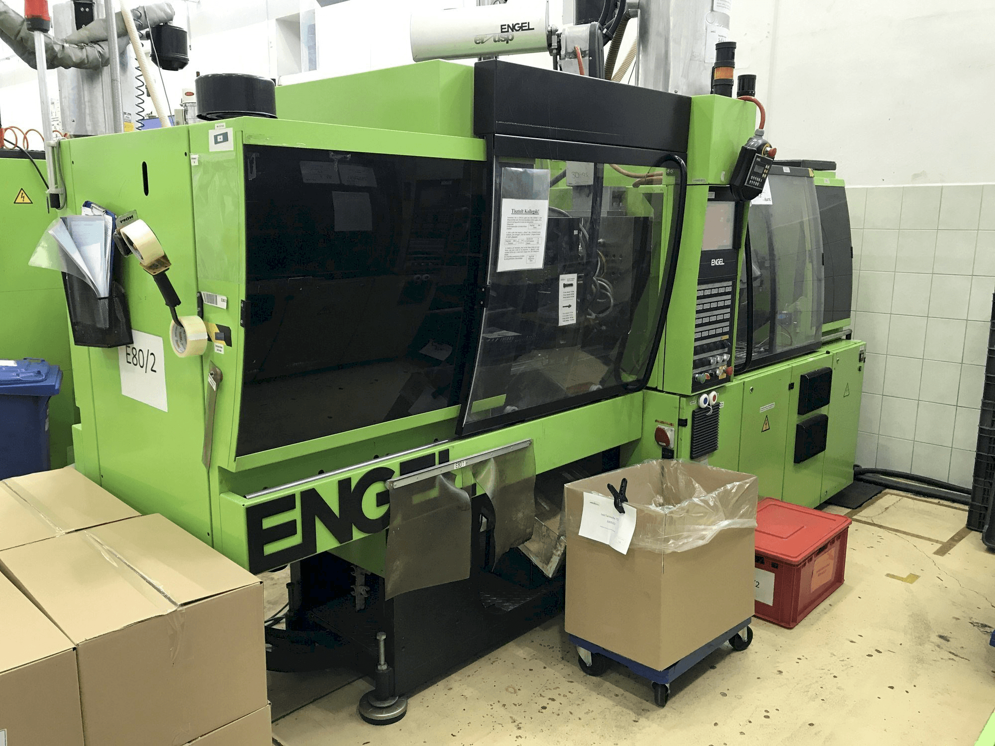 Front view of ENGEL VC 330/80 Tech machine
