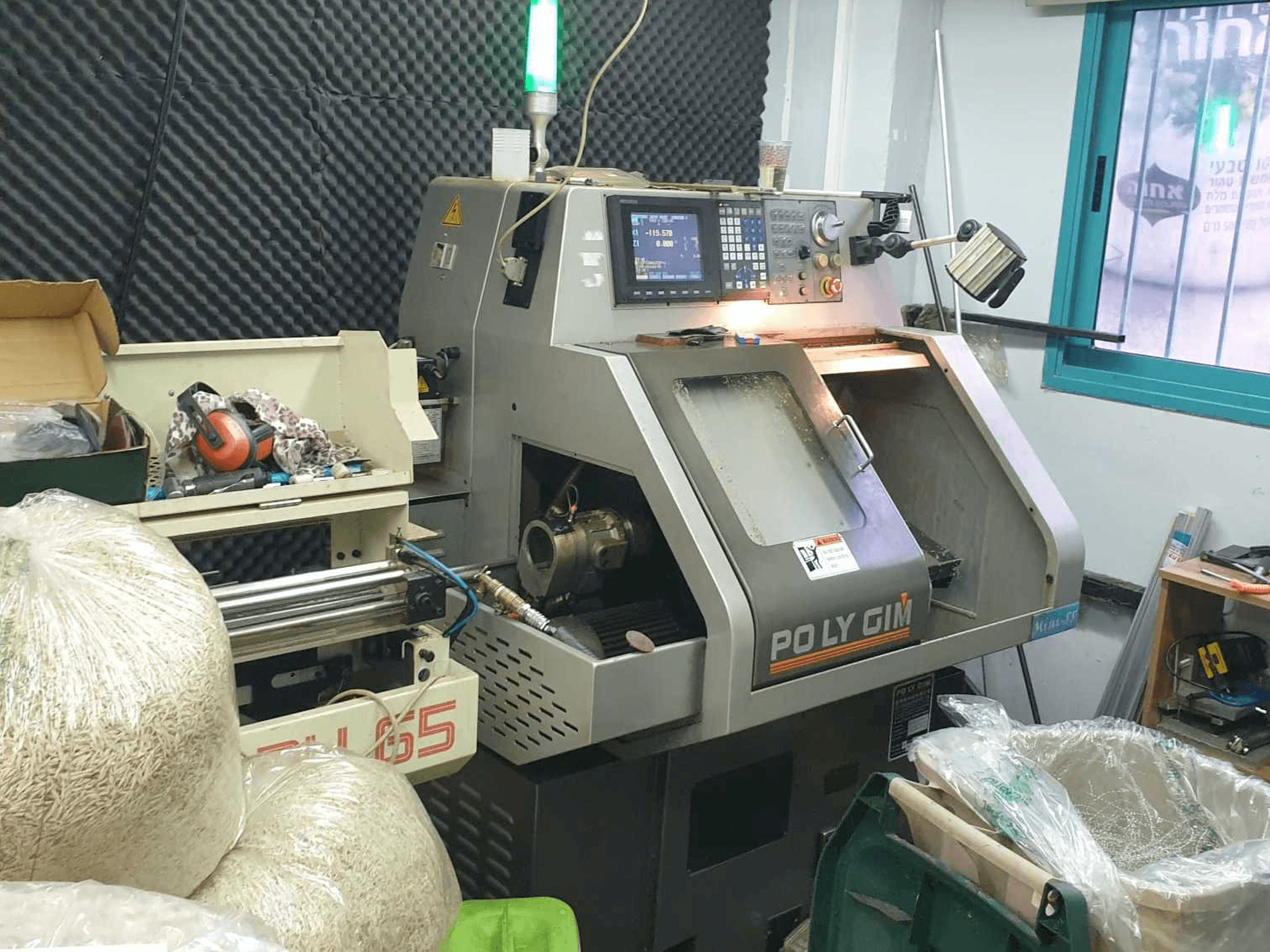 Frontansicht der PO LY GIM Mini-88 Maschine