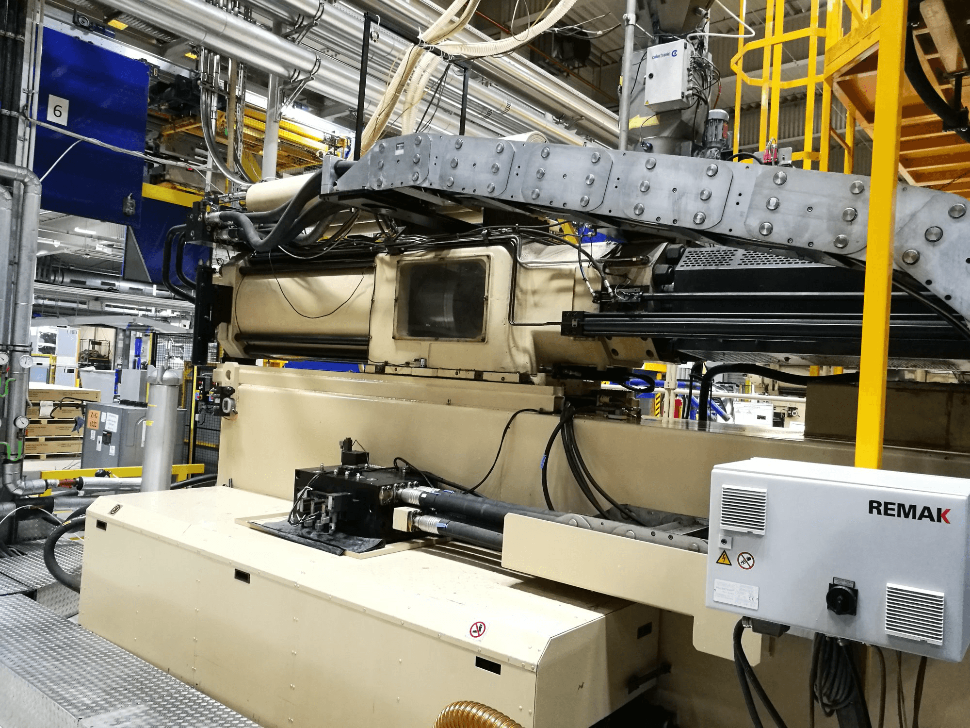 Frontansicht 2 der Husky E 3150 RS 170-155 Maschine