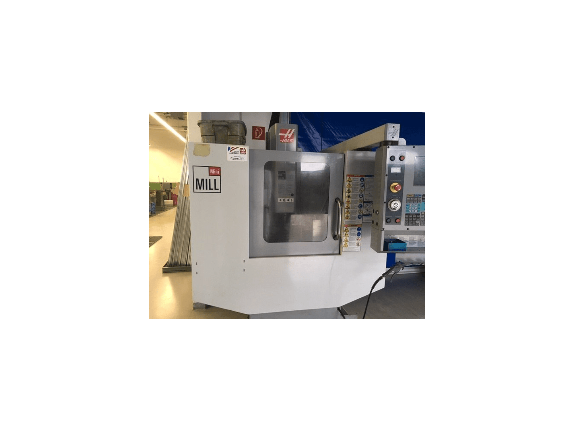 Frontansicht der HAAS Mini Mill HE Maschine