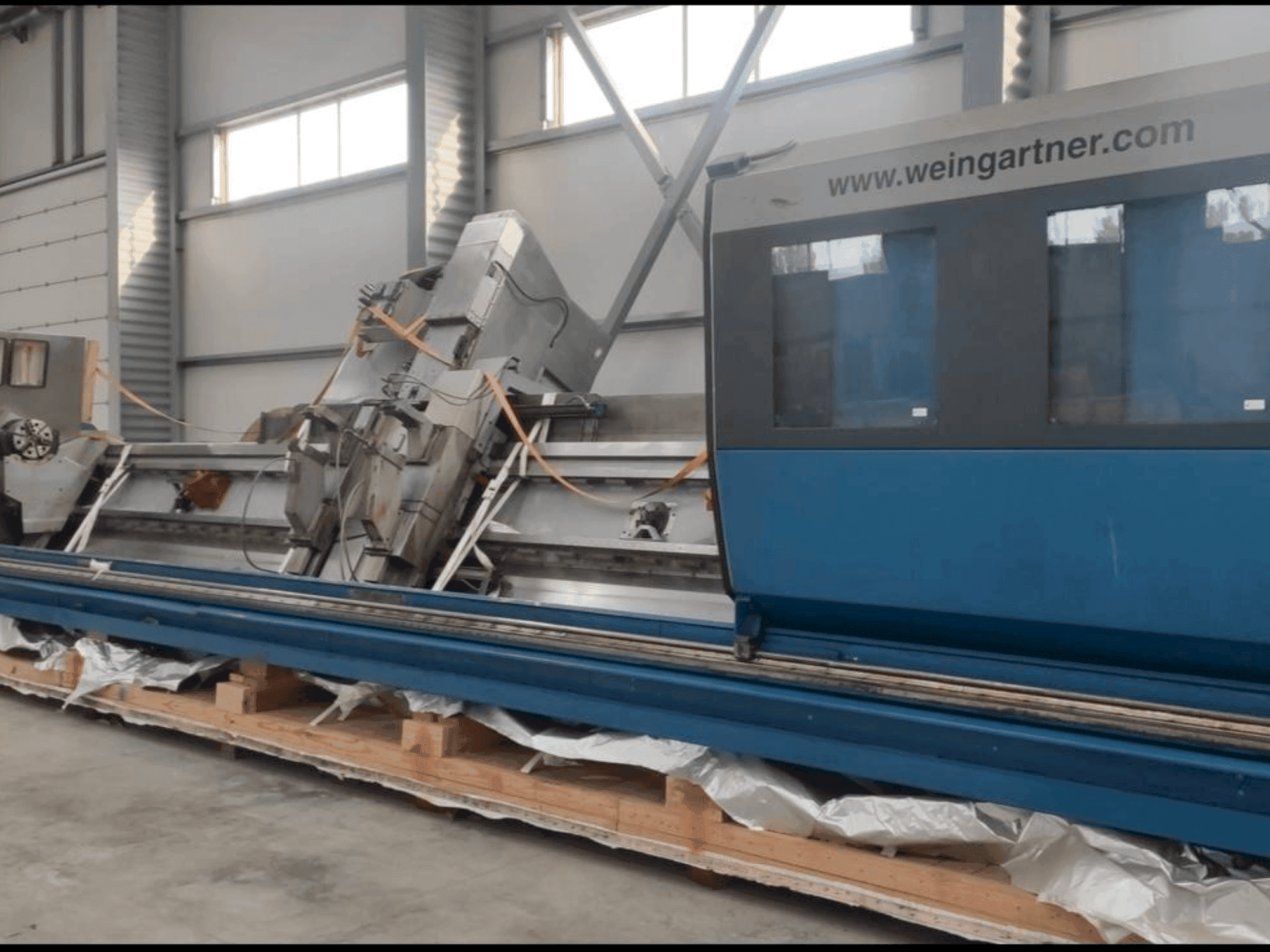 Frontansicht der Weingartner Vario 700-000 Maschine