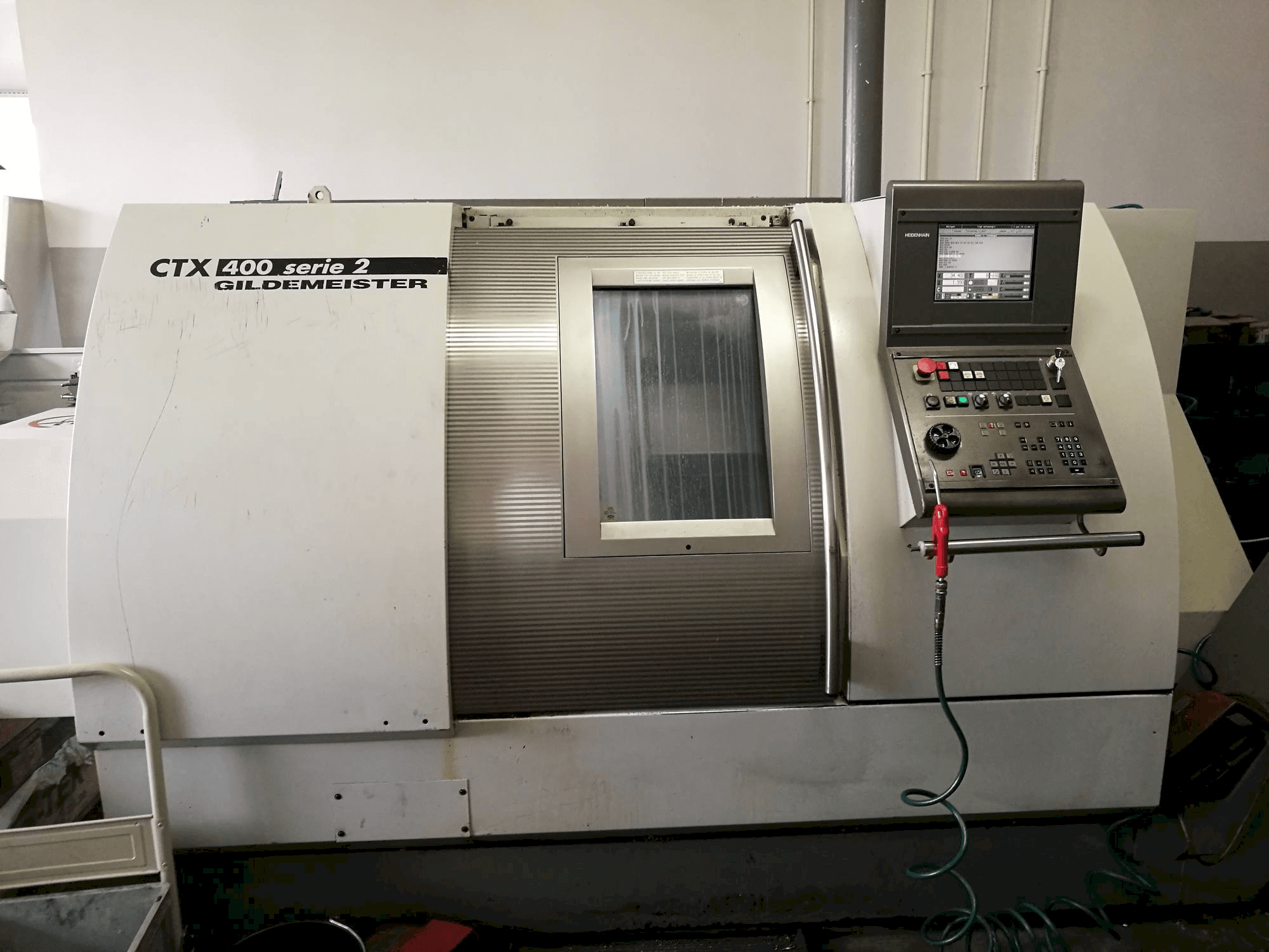 Frontansicht der Gildemeister CTX 400 S2 Maschine