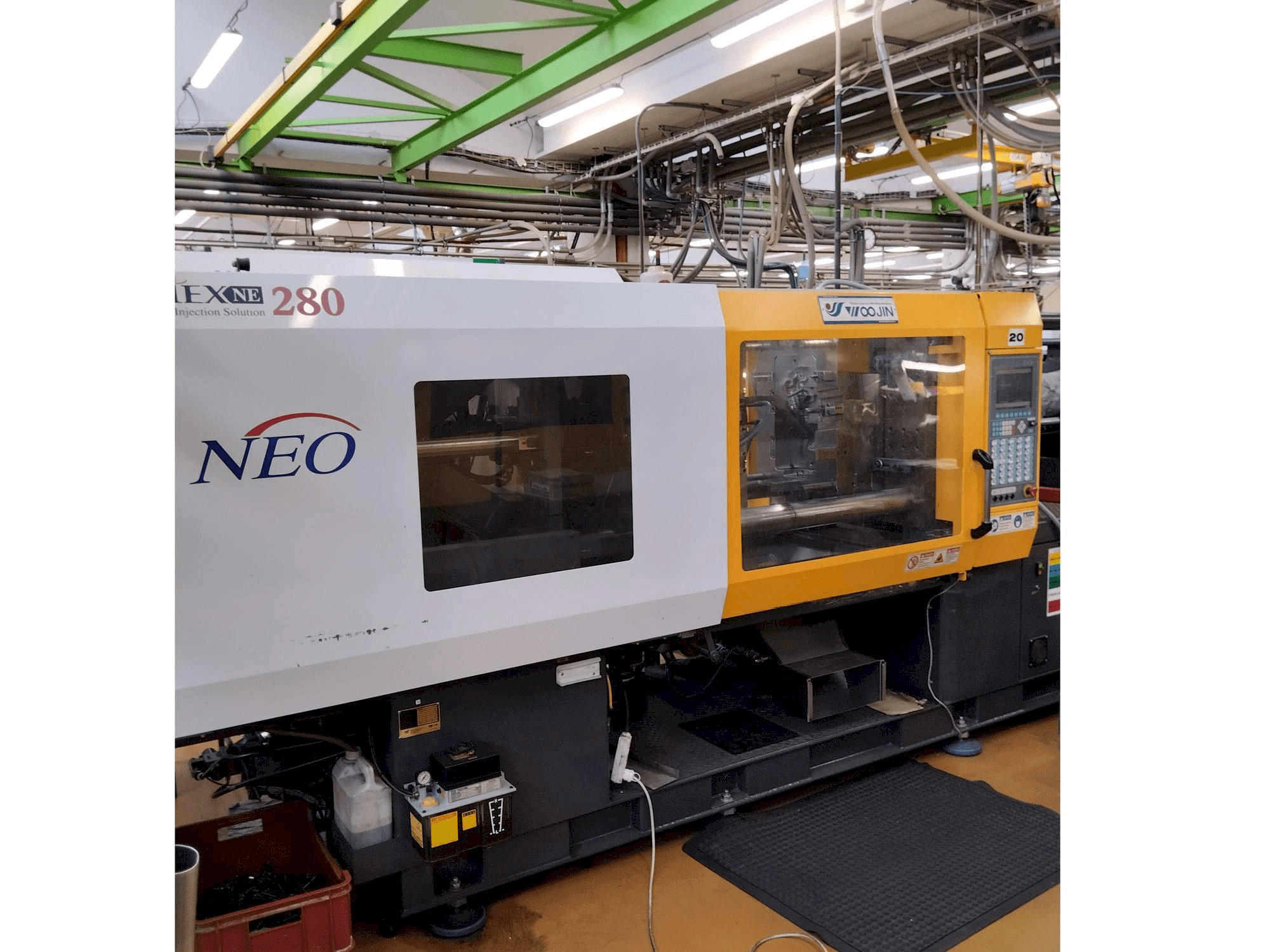 Frontansicht der Selex NE 280 Maschine