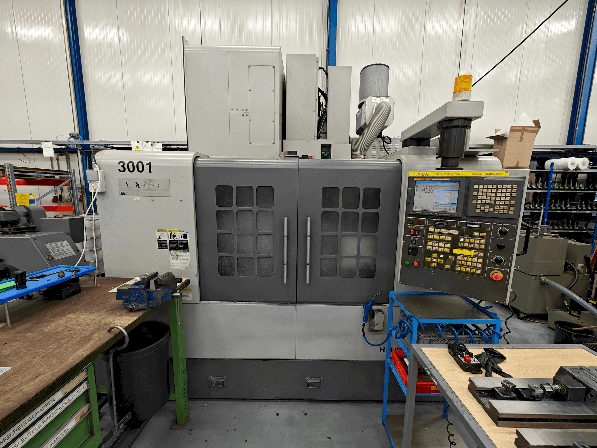 Frontansicht der HYUNDAI KIA VX 500 Maschine