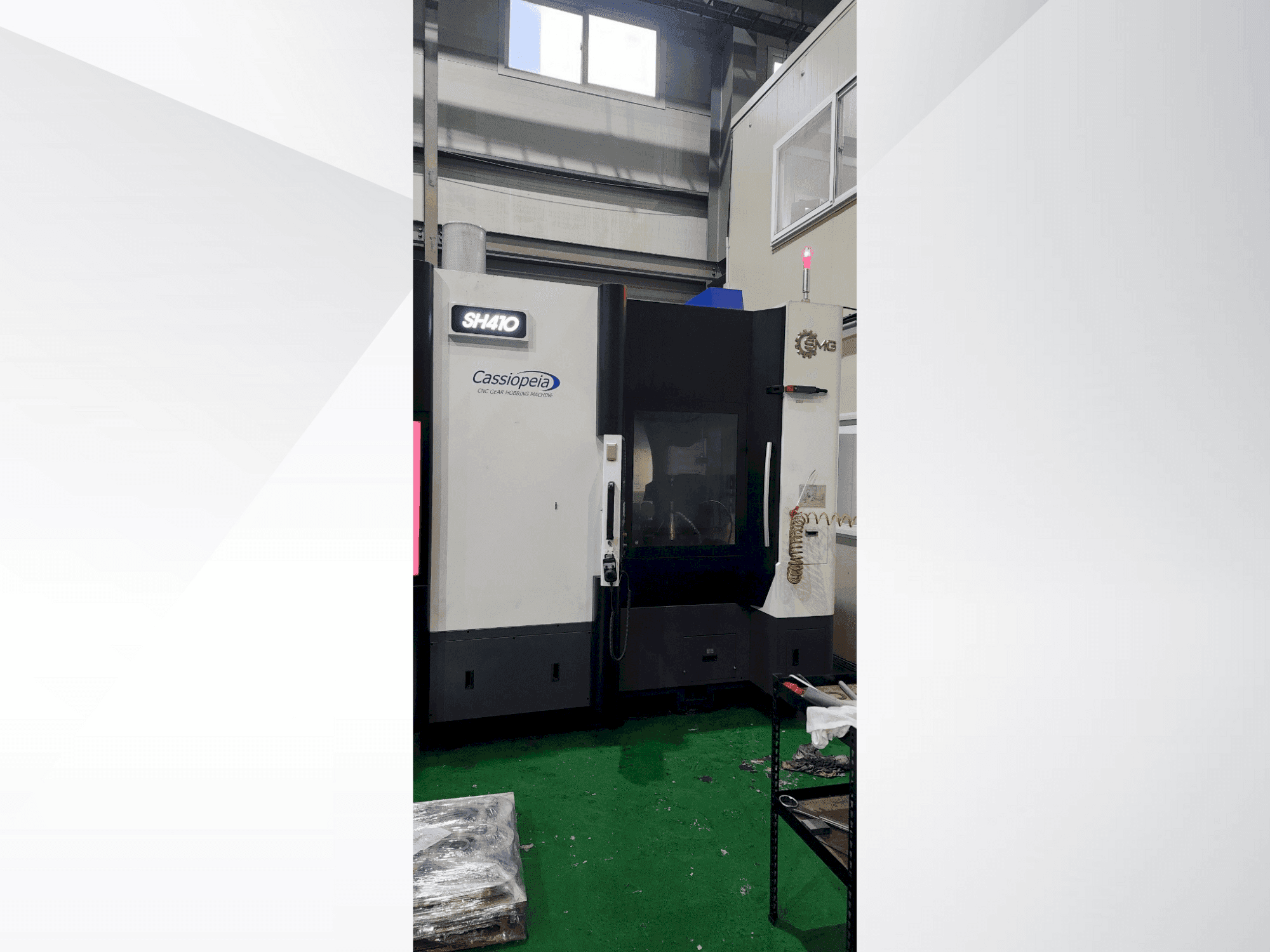 Frontansicht der SMG SH410 Maschine