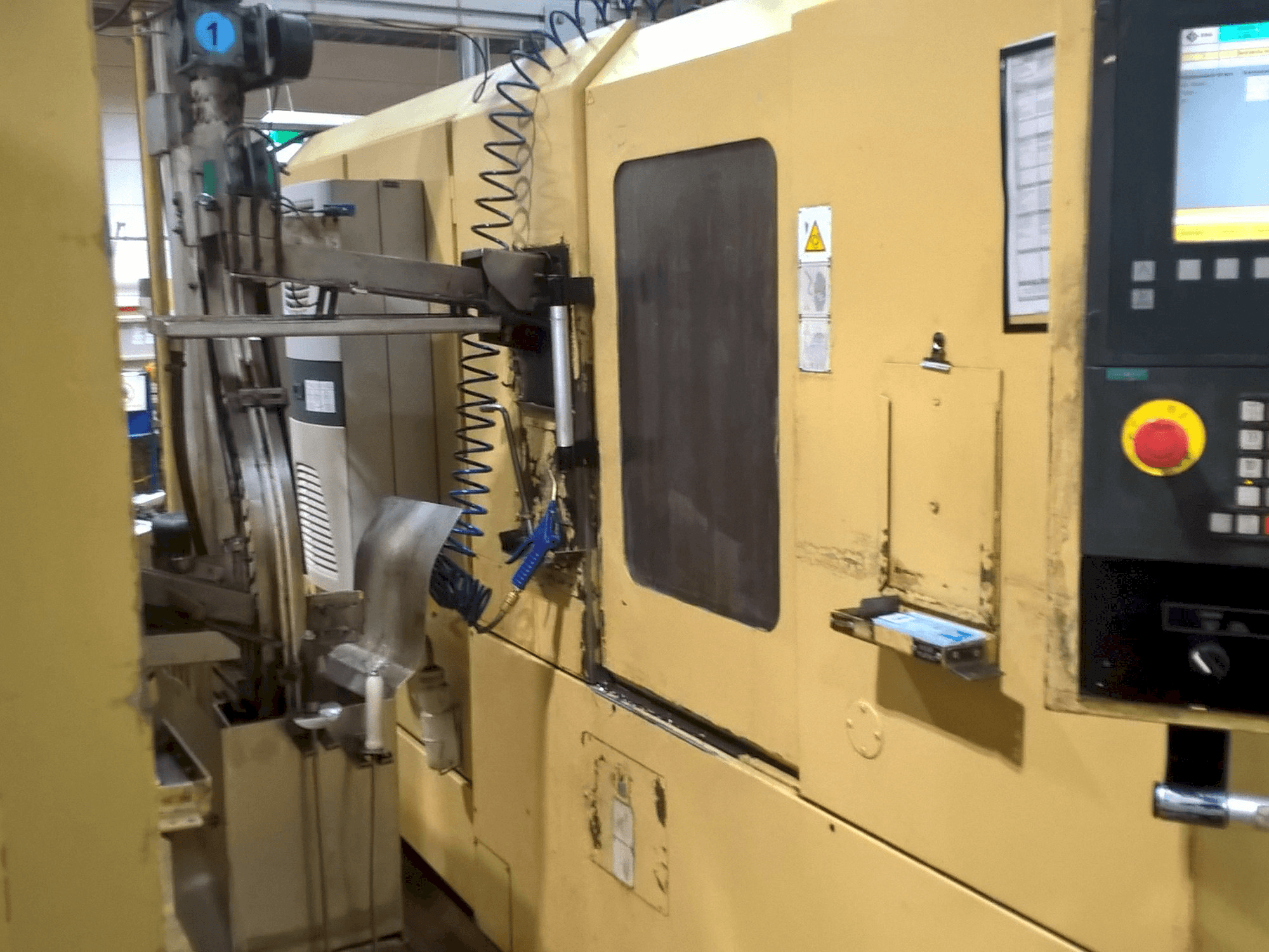 Rechte Seitenansicht der TAJMAC-ZPS SAL 100/4 Maschine