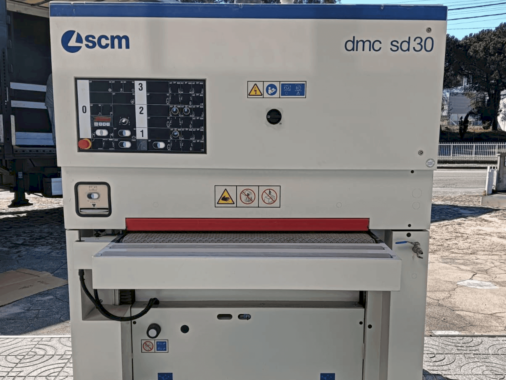 Frontansicht der SMCTL DMC SD 30 RCS 110 Maschine