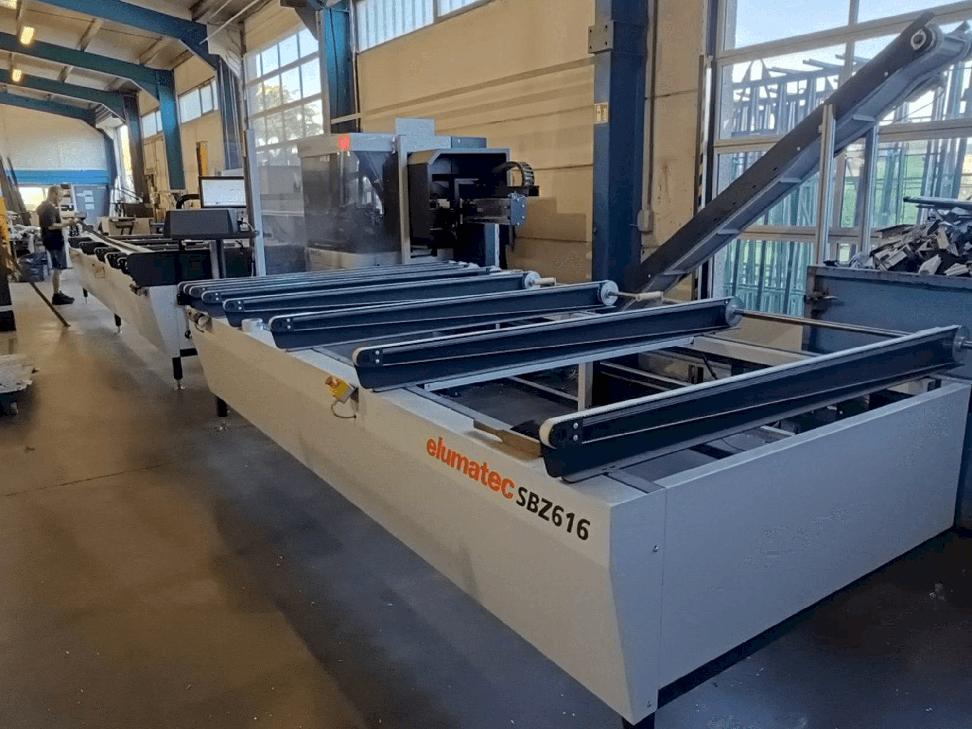 Frontansicht der Elumatec SBZ 616/02 Maschine