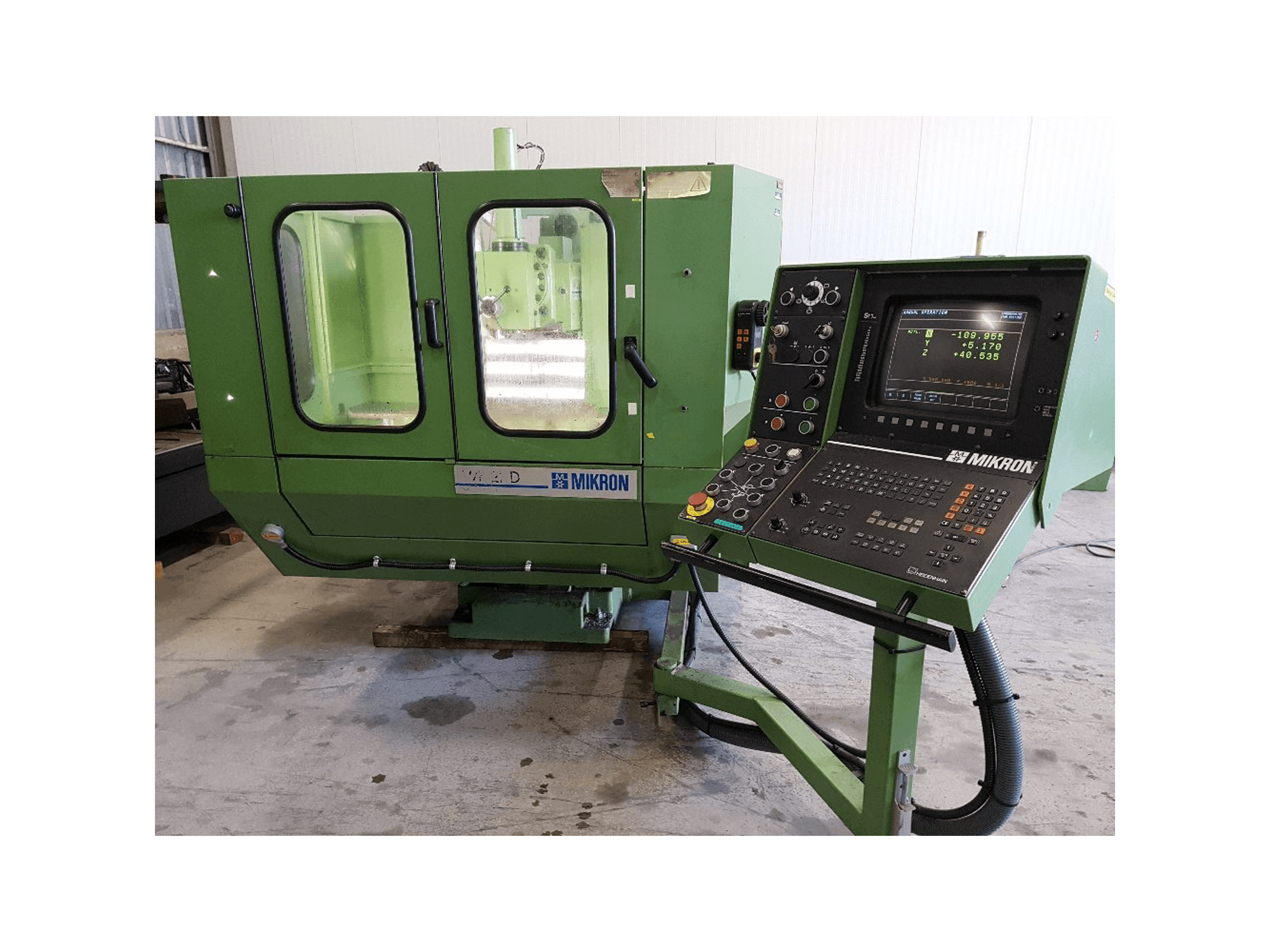 Frontansicht der Mikron WF 21-D Maschine