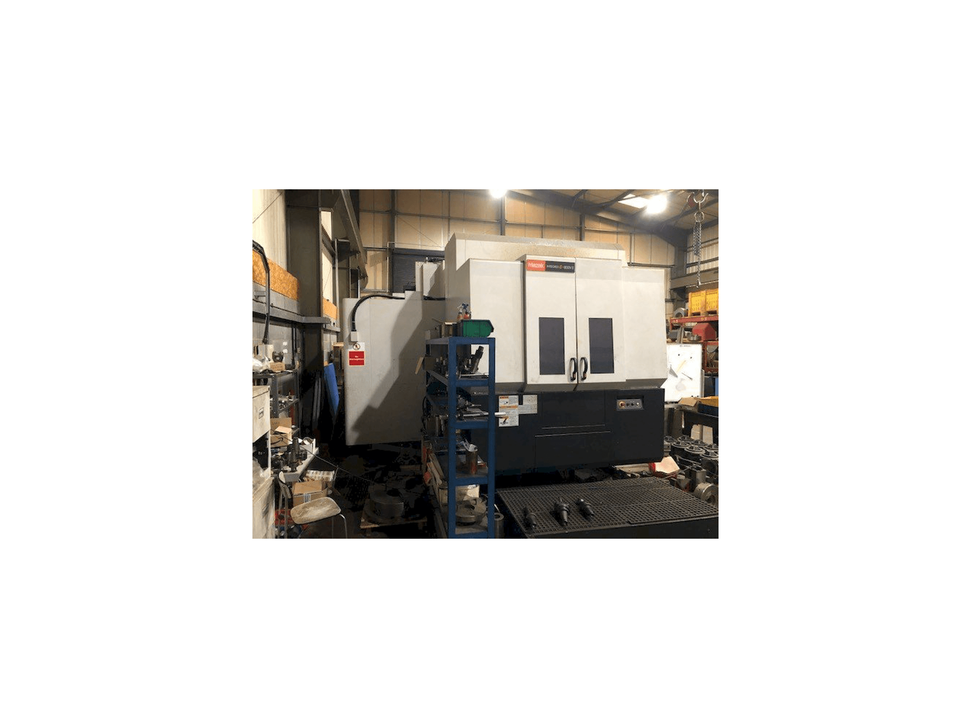 Frontansicht der Mazak Integrex 800V/5 II E Maschine